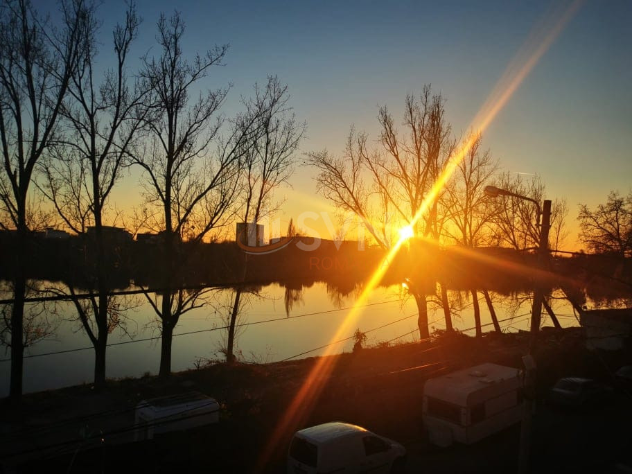 3 camere cu loc parcare exterior inclus Bucuresti/Baneasa