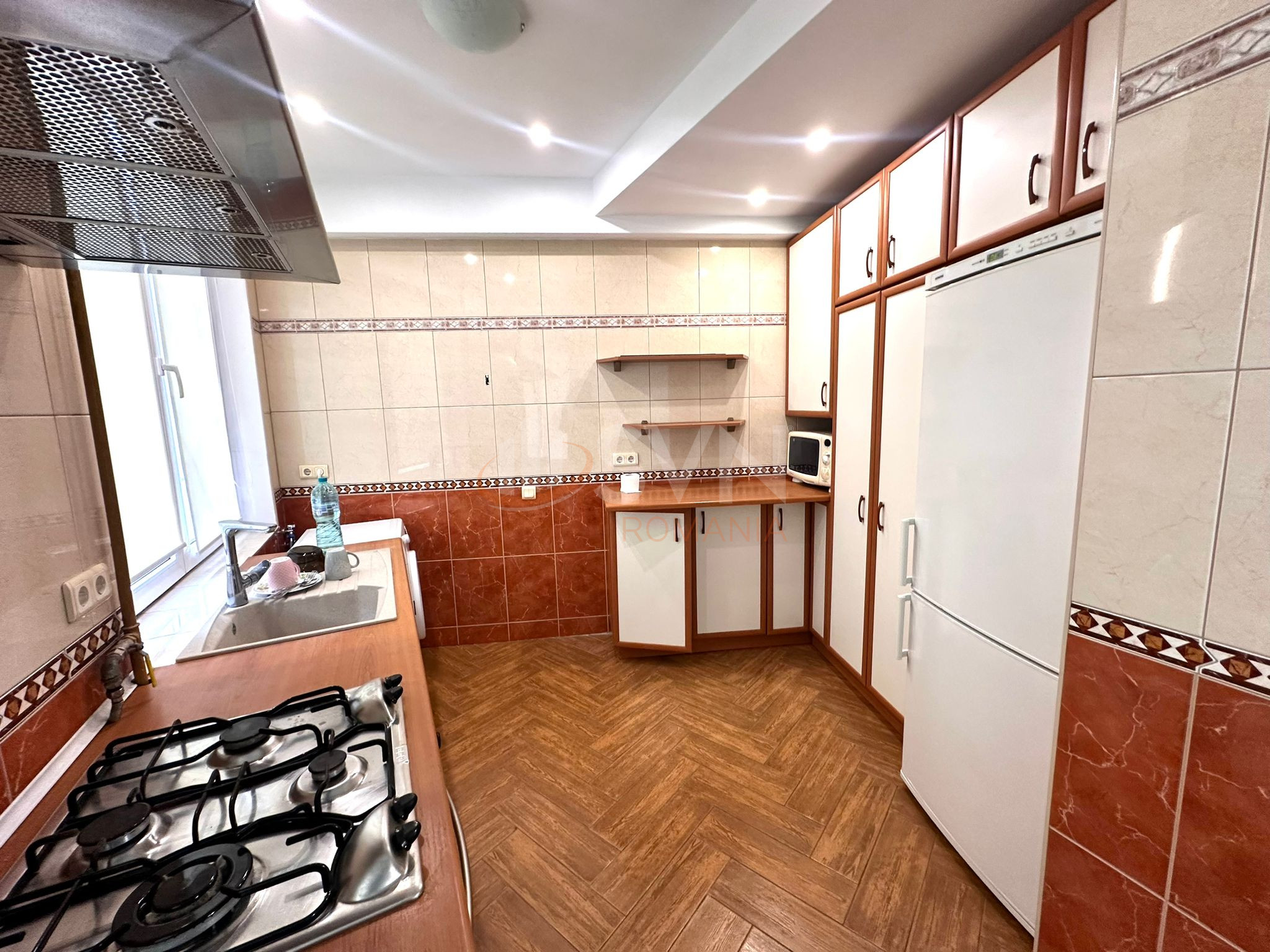 3 camere cu loc parcare exterior inclus Bucuresti/Herastrau