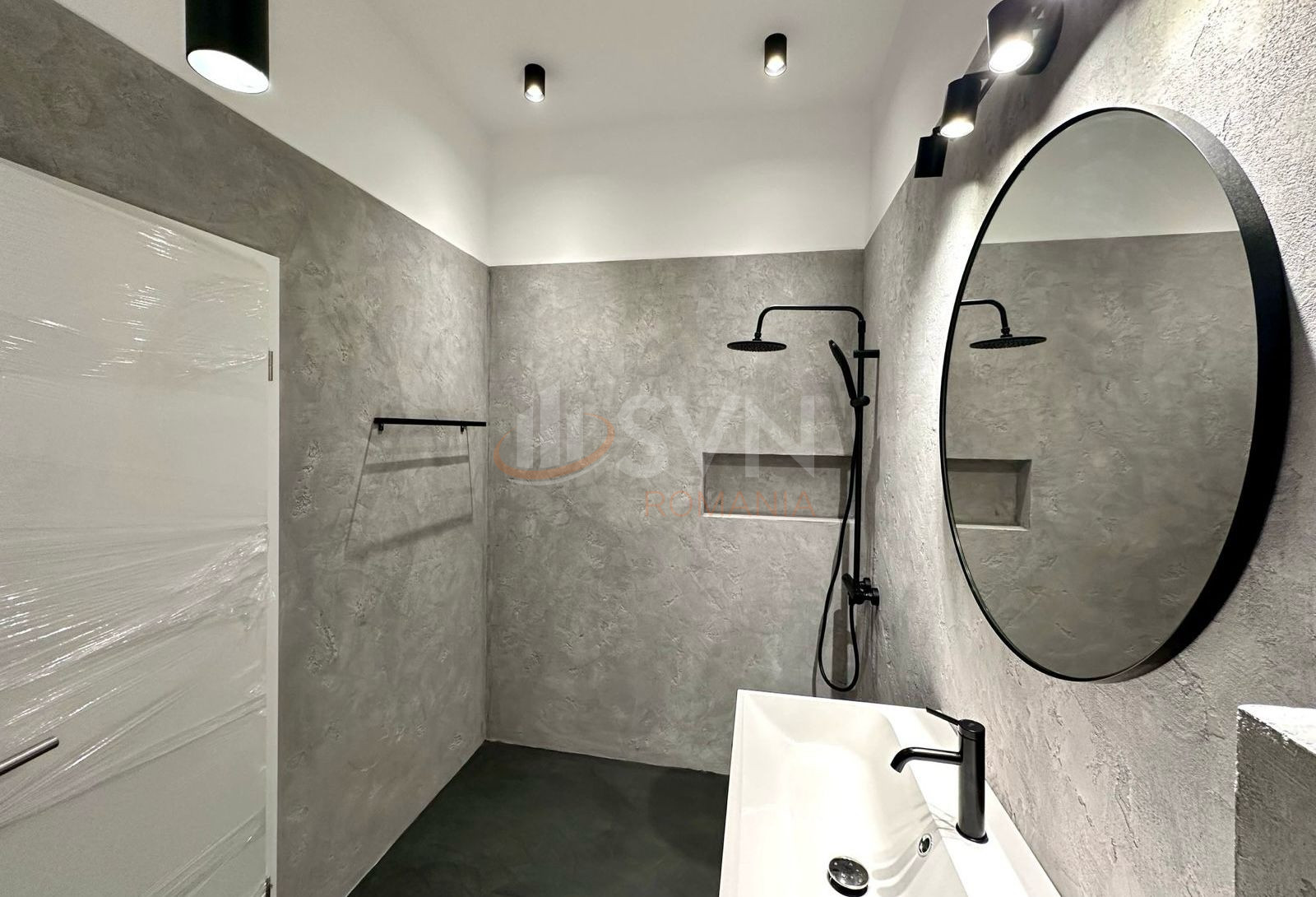 3 camere cu loc parcare exterior inclus Bucuresti/Pipera