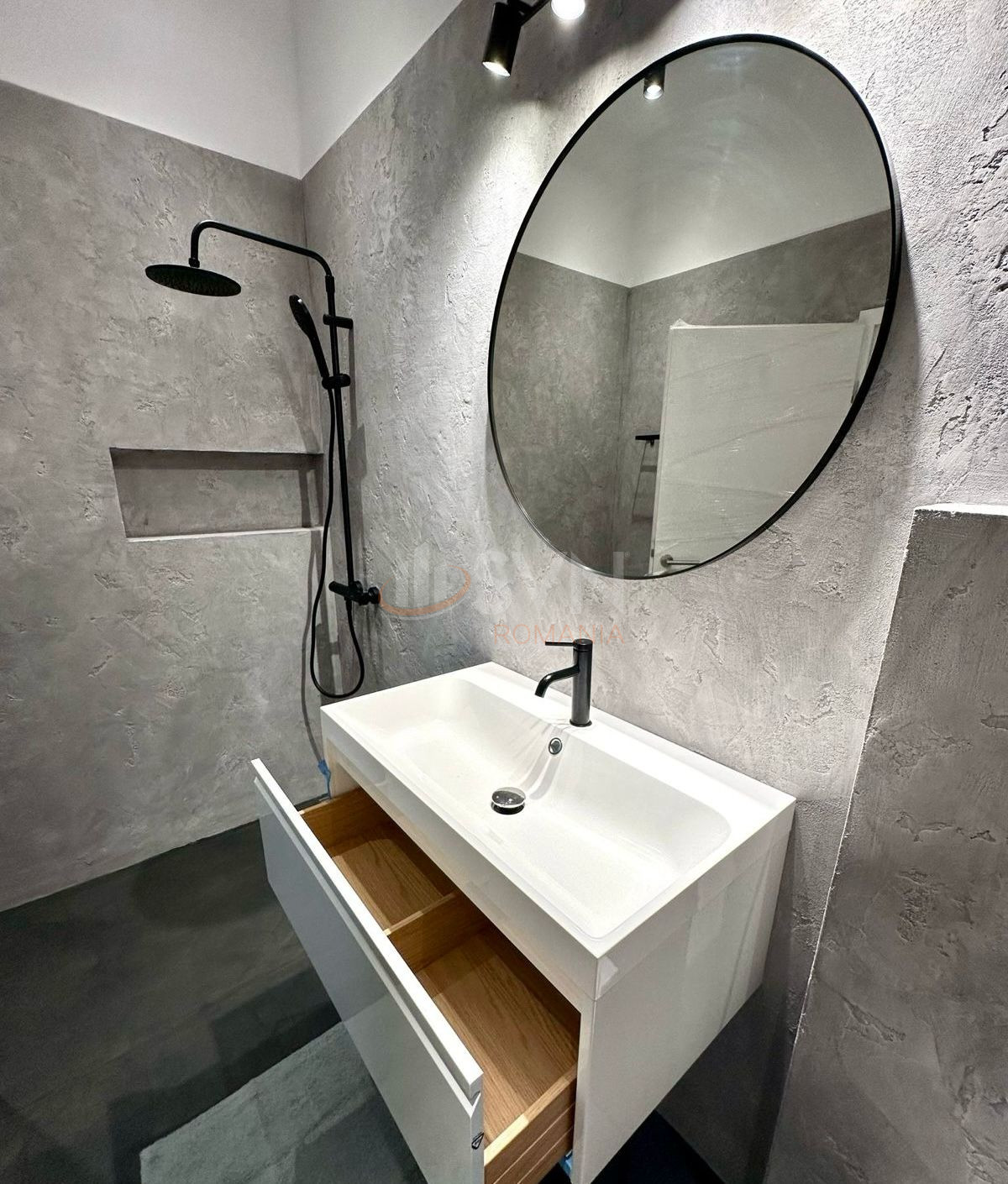 3 camere cu loc parcare exterior inclus Bucuresti/Pipera