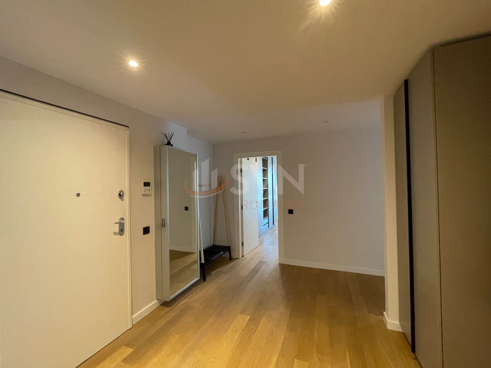 3 camere cu loc parcare subteran inclus Bucuresti/Herastrau