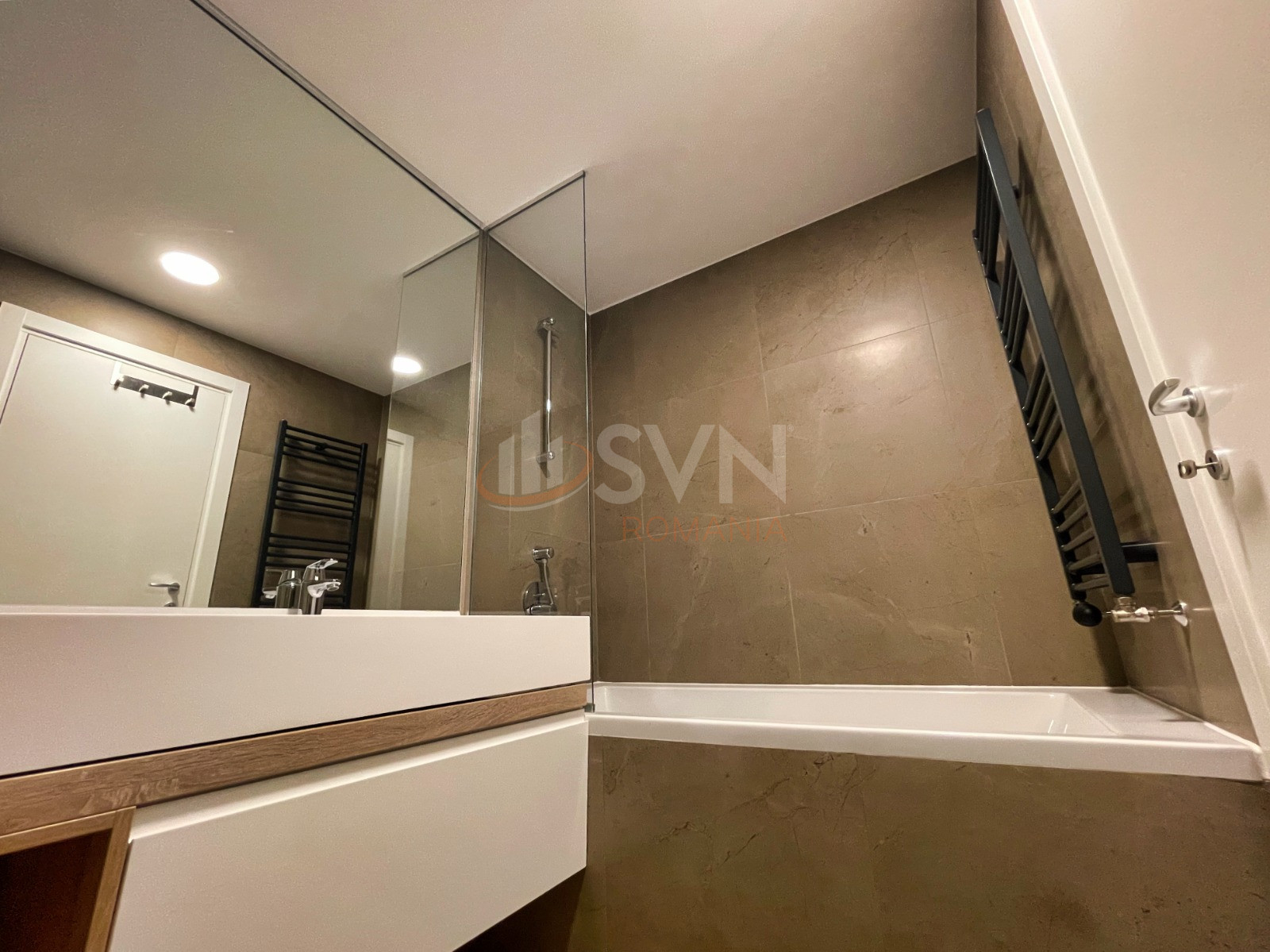 3 camere cu loc parcare subteran inclus Bucuresti/Herastrau