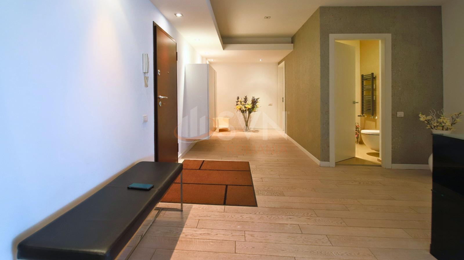 3 camere cu loc parcare subteran inclus Bucuresti/Herastrau