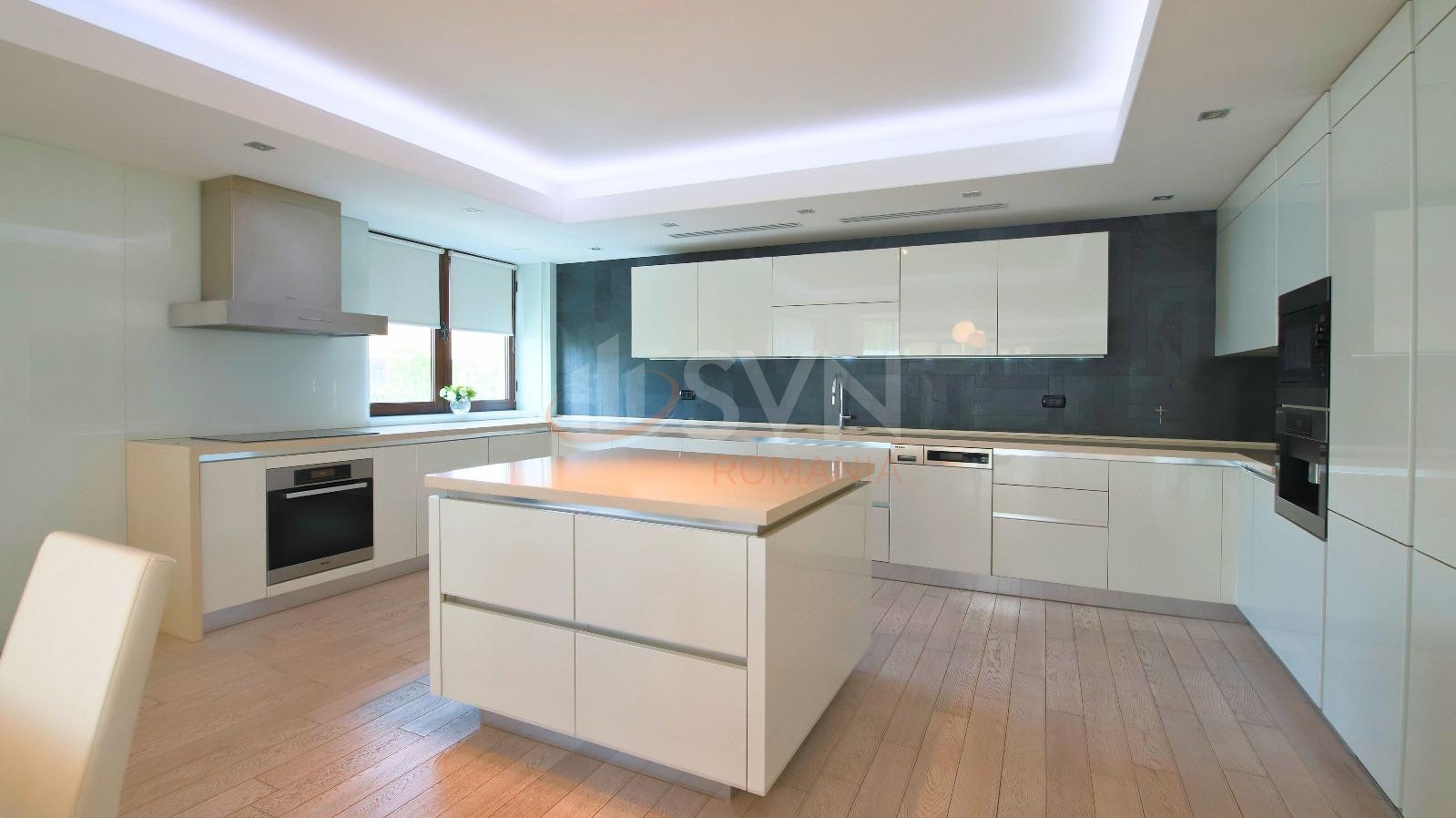 3 camere cu loc parcare subteran inclus Bucuresti/Herastrau