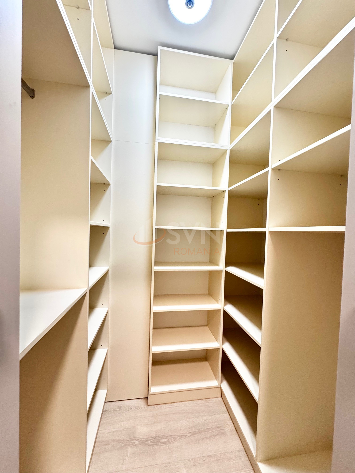 3 camere cu loc parcare subteran inclus Bucuresti/Herastrau