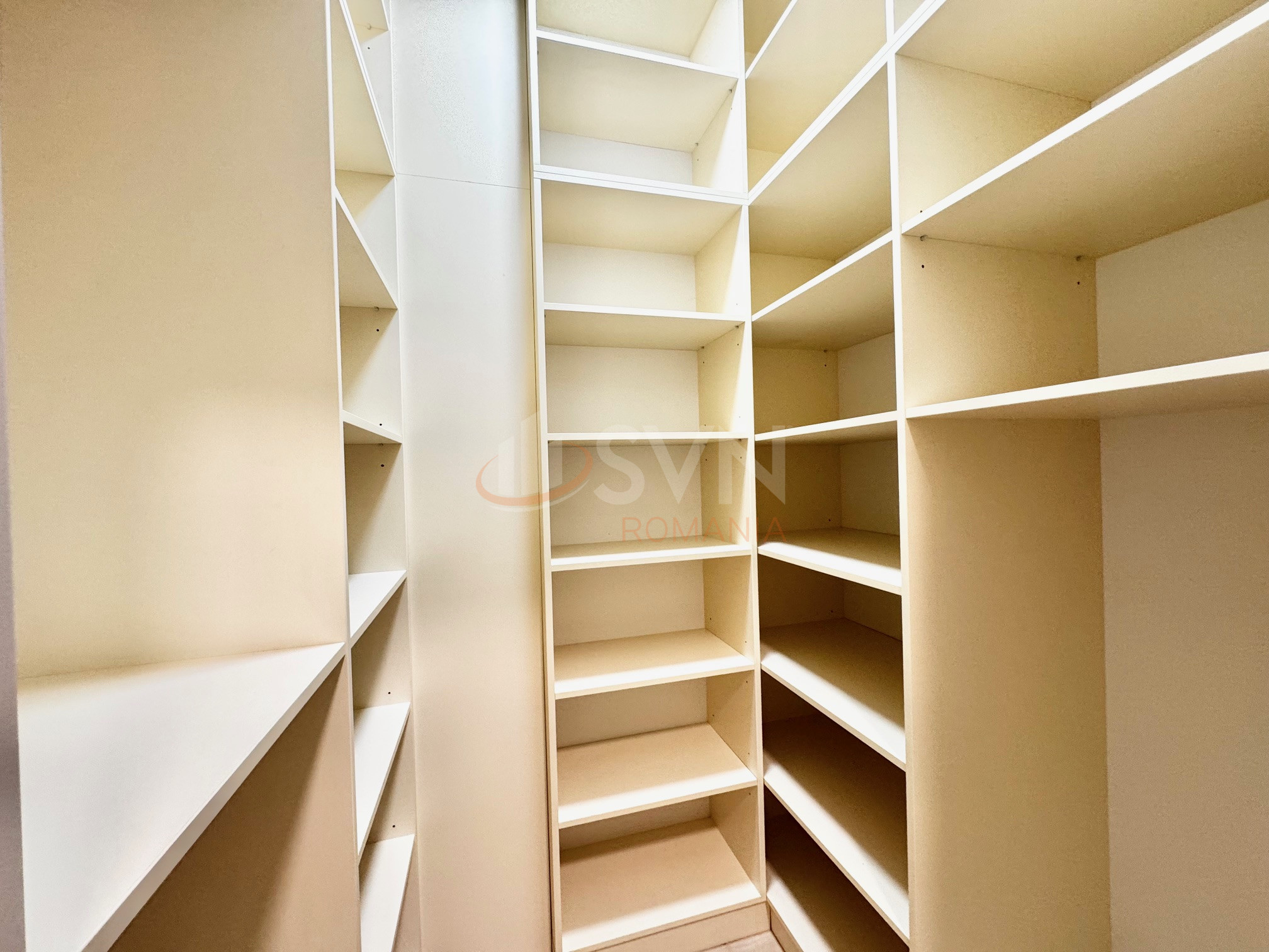 3 camere cu loc parcare subteran inclus Bucuresti/Herastrau