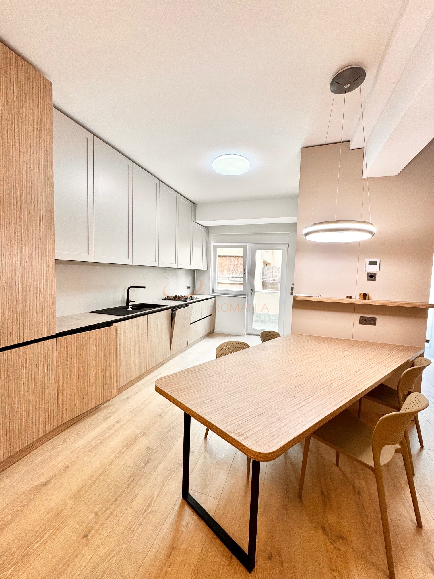 3 camere cu loc parcare subteran inclus Bucuresti/Herastrau