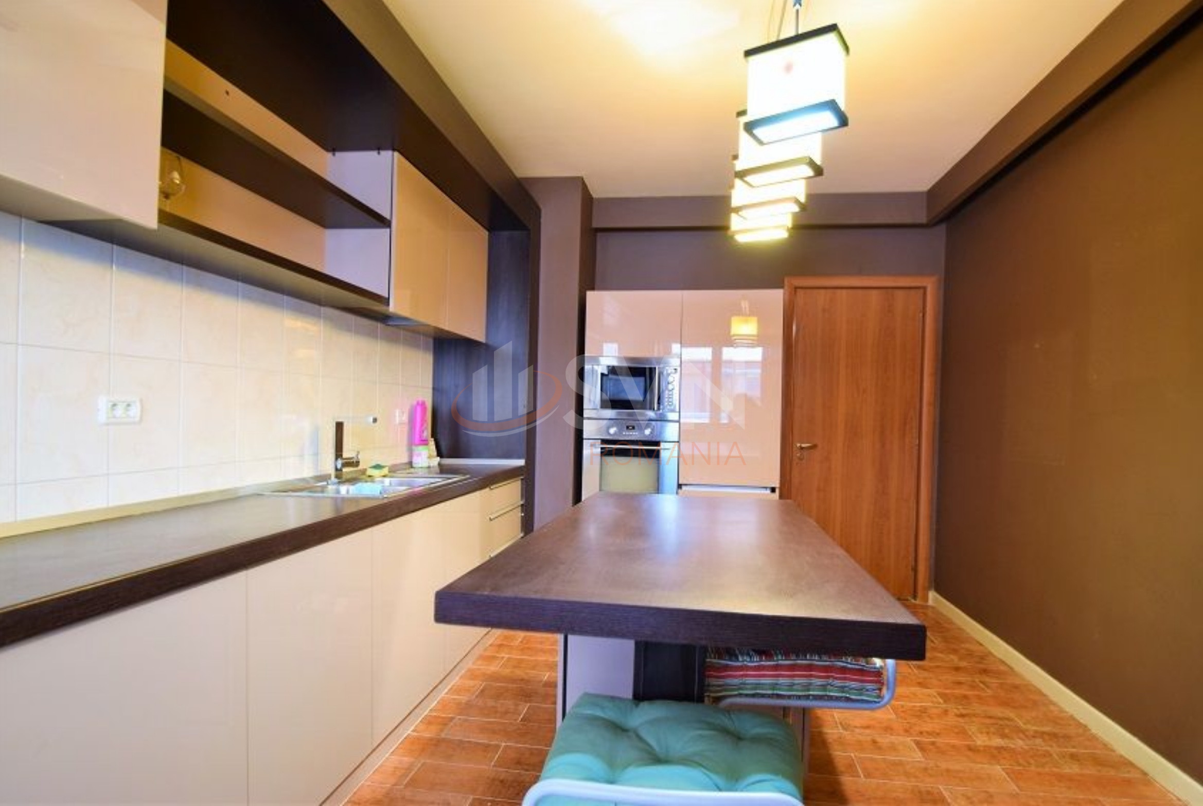 3 camere cu loc parcare subteran inclus Bucuresti/Herastrau