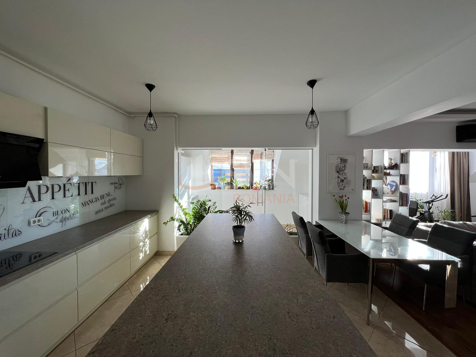 3 camere cu loc parcare subteran inclus Bucuresti/Stefan Cel Mare