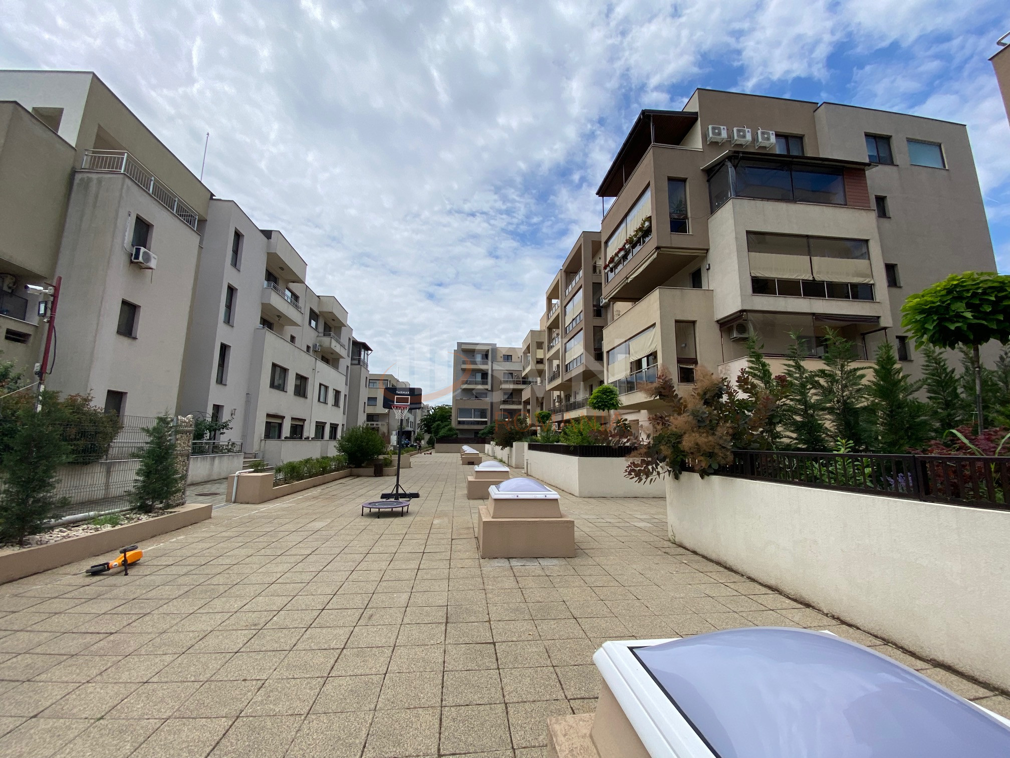 3 camere cu loc parcare subteran inclus Bucuresti/Pipera