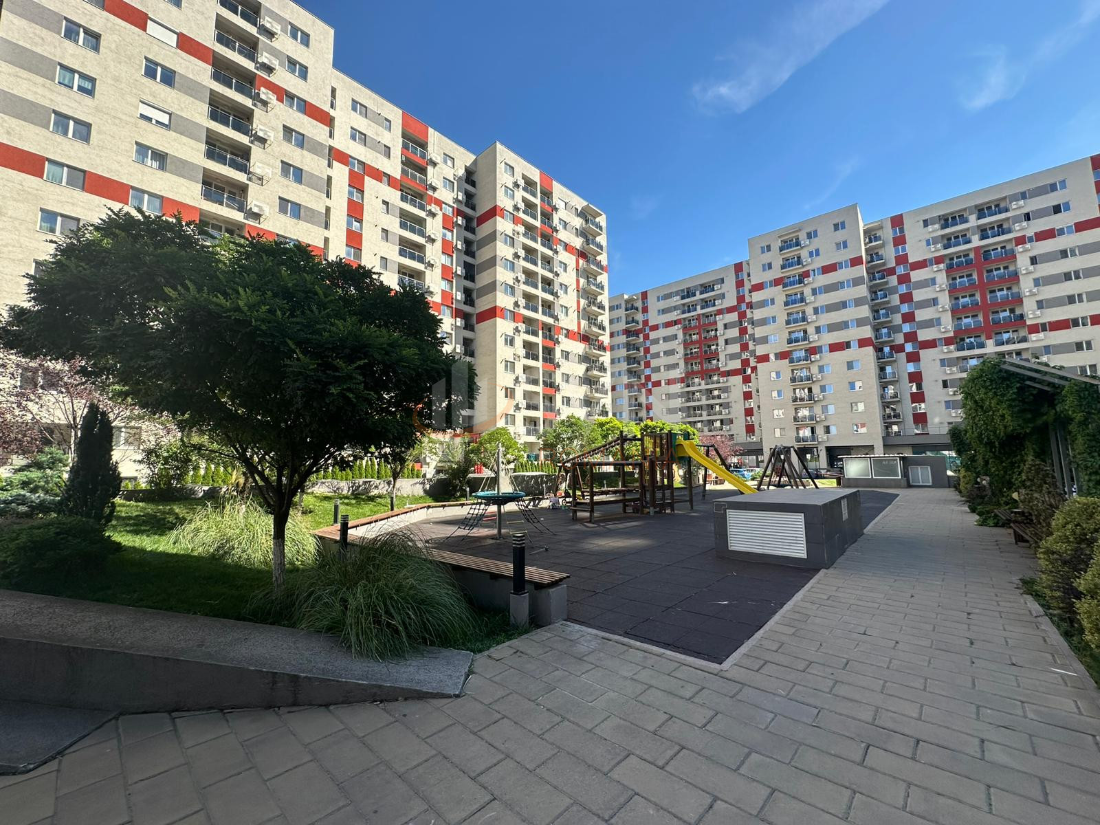 3 camere cu loc parcare subteran inclus Bucuresti/Pacii