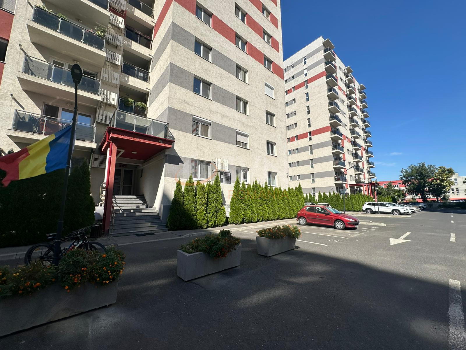 3 camere cu loc parcare subteran inclus Bucuresti/Pacii