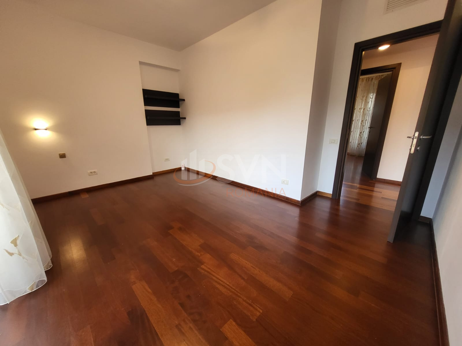 3 camere cu loc parcare subteran inclus Bucuresti/Herastrau