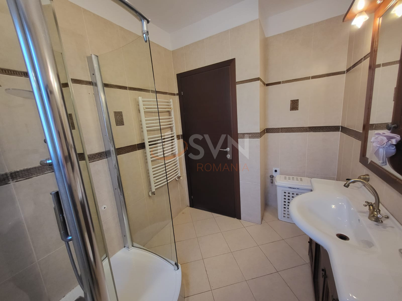 3 camere cu loc parcare subteran inclus Bucuresti/Herastrau