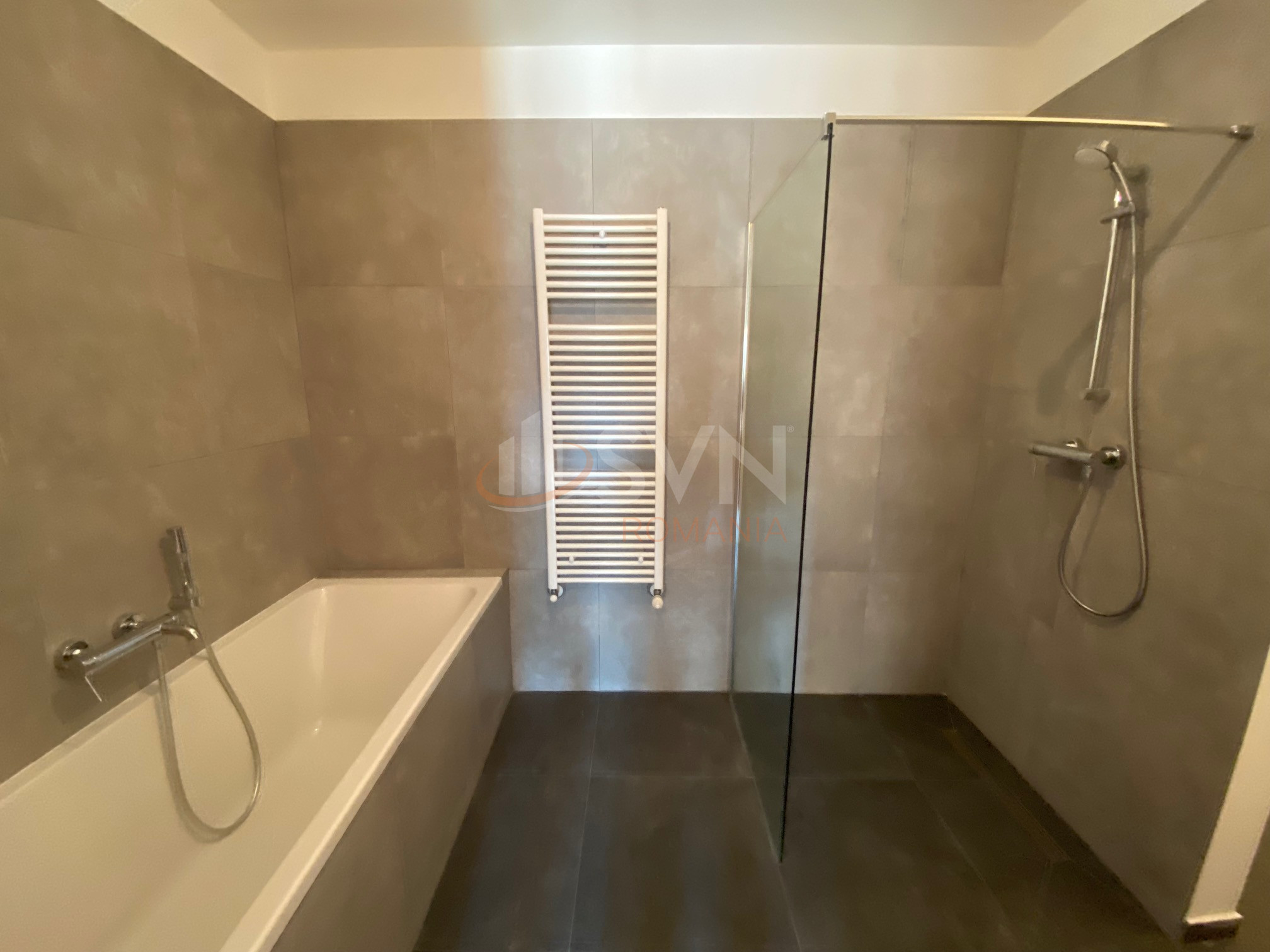 3 camere cu loc parcare subteran inclus Bucuresti/Herastrau