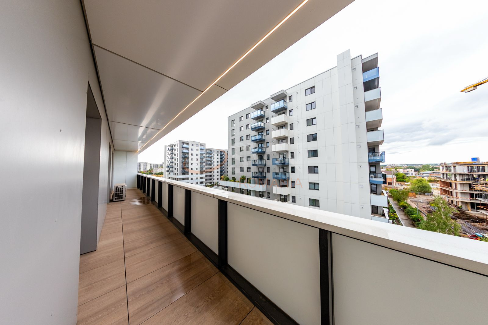 3 camere cu loc parcare subteran inclus Bucuresti/Pipera