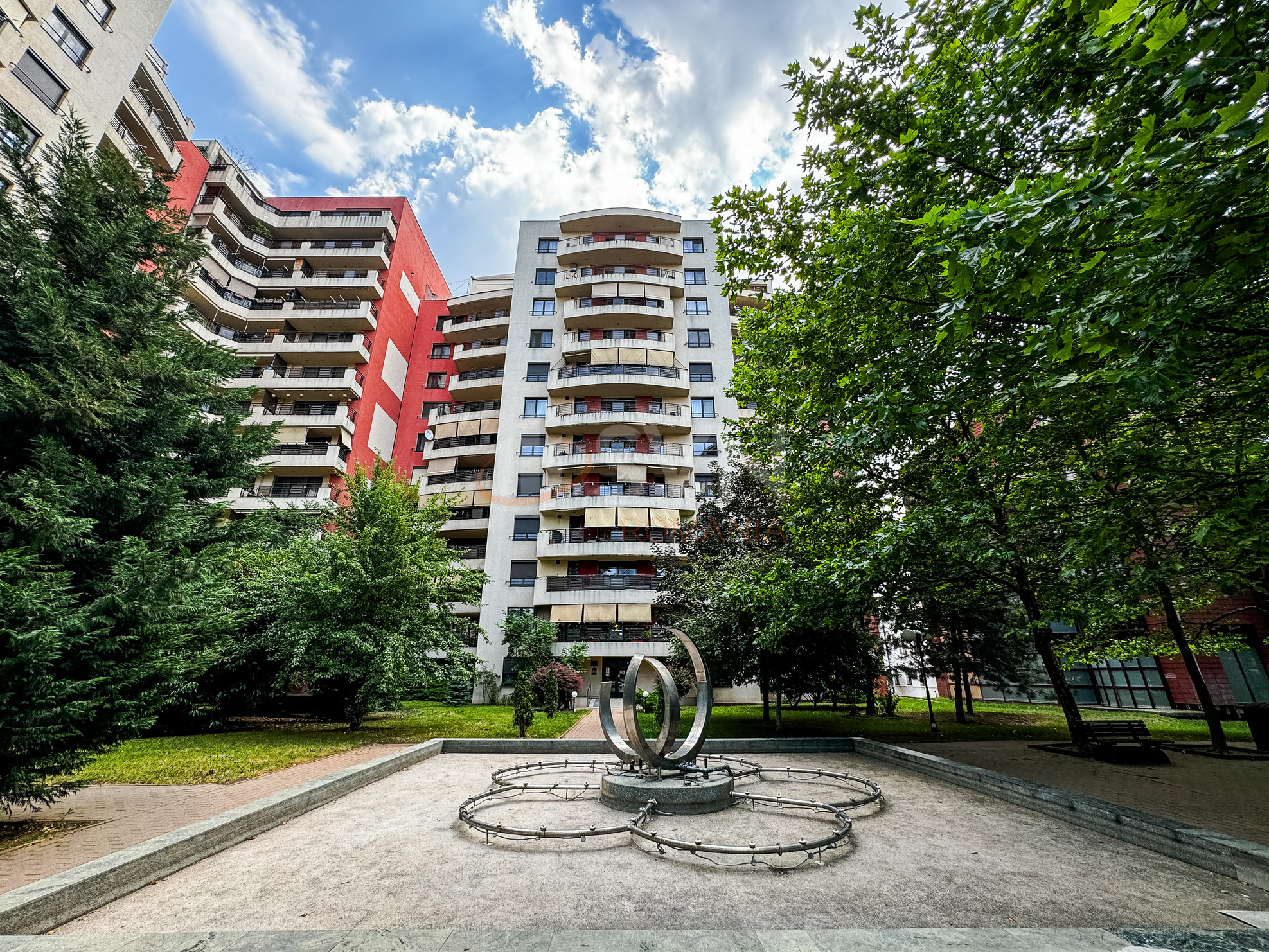 3 camere cu loc parcare subteran inclus Bucuresti/Stefan Cel Mare