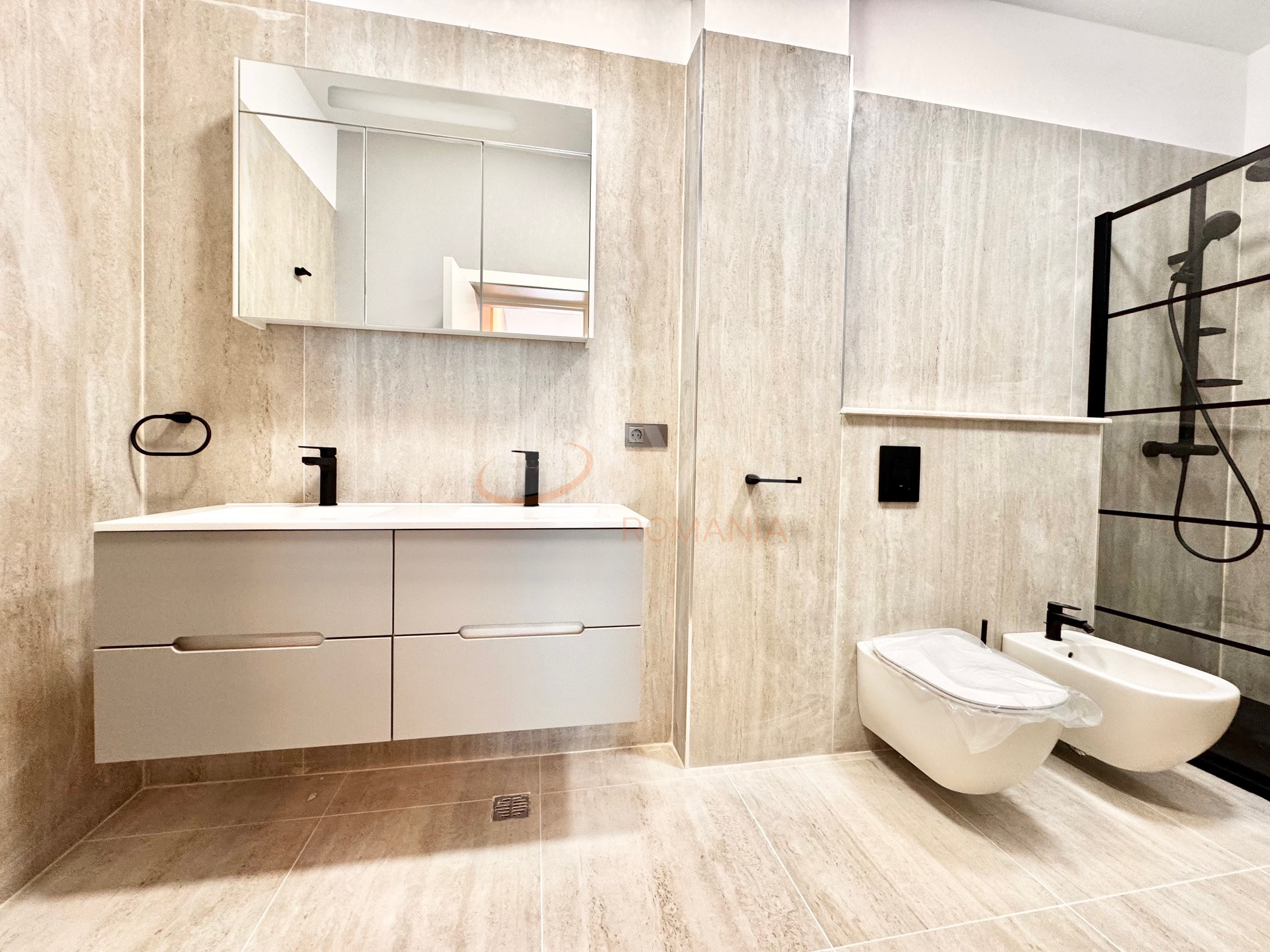 3 camere cu loc parcare subteran inclus Bucuresti/Herastrau