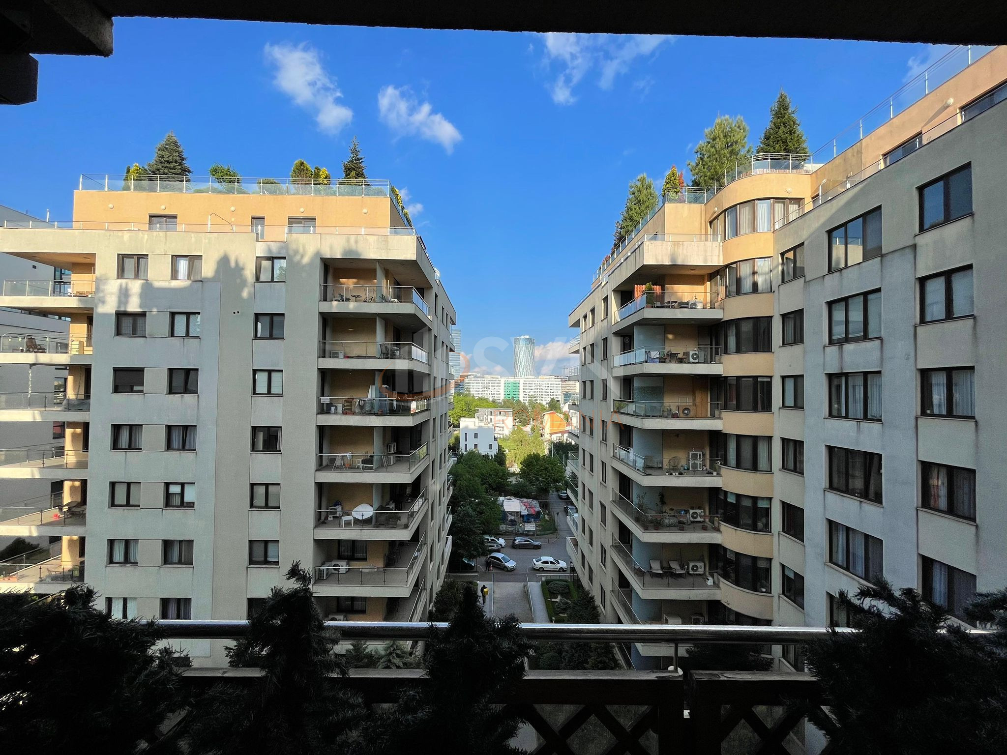 3 camere cu loc parcare subteran inclus Bucuresti/Herastrau