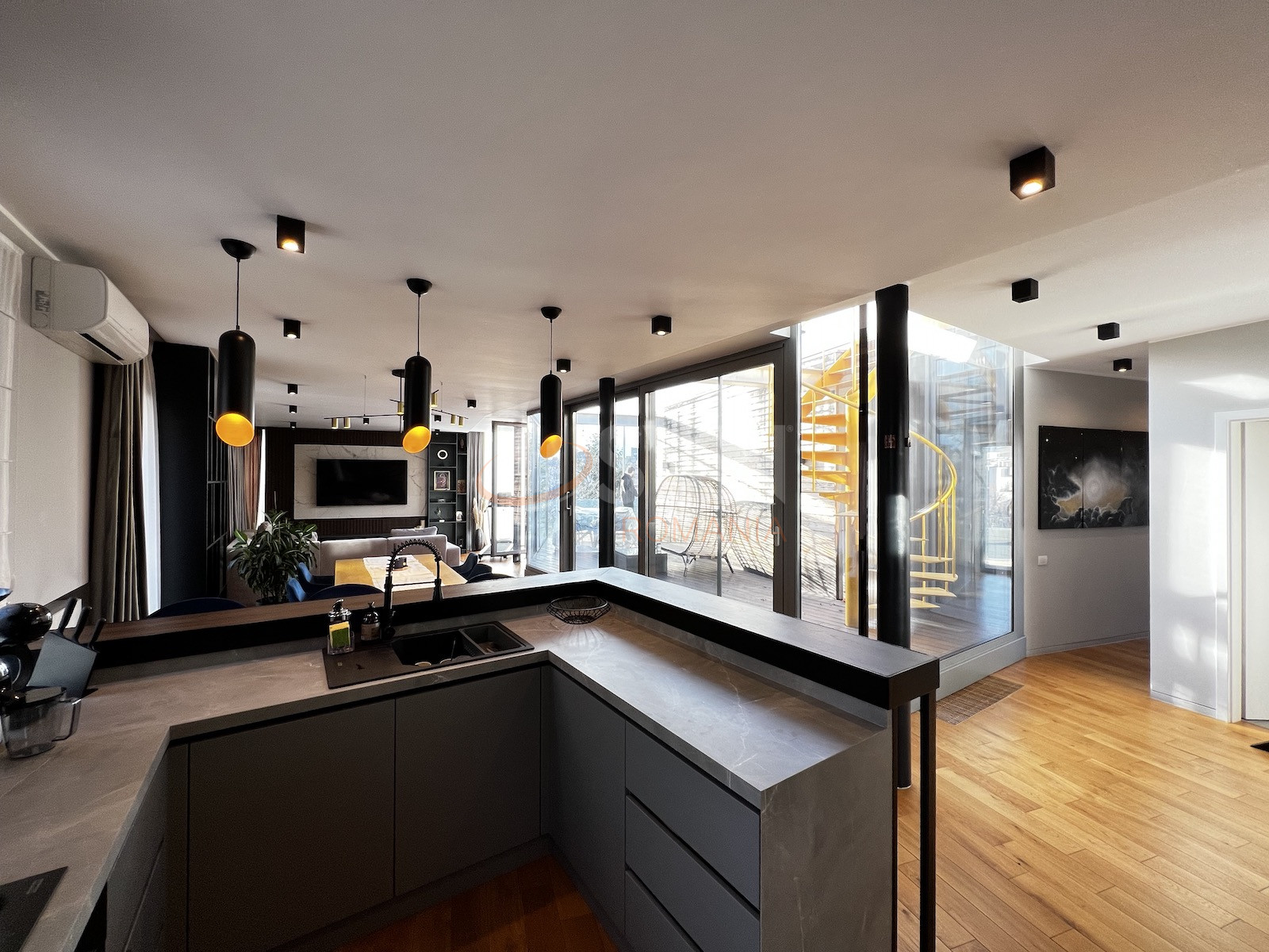 3 camere cu loc parcare subteran inclus Bucuresti/Gradina Icoanei