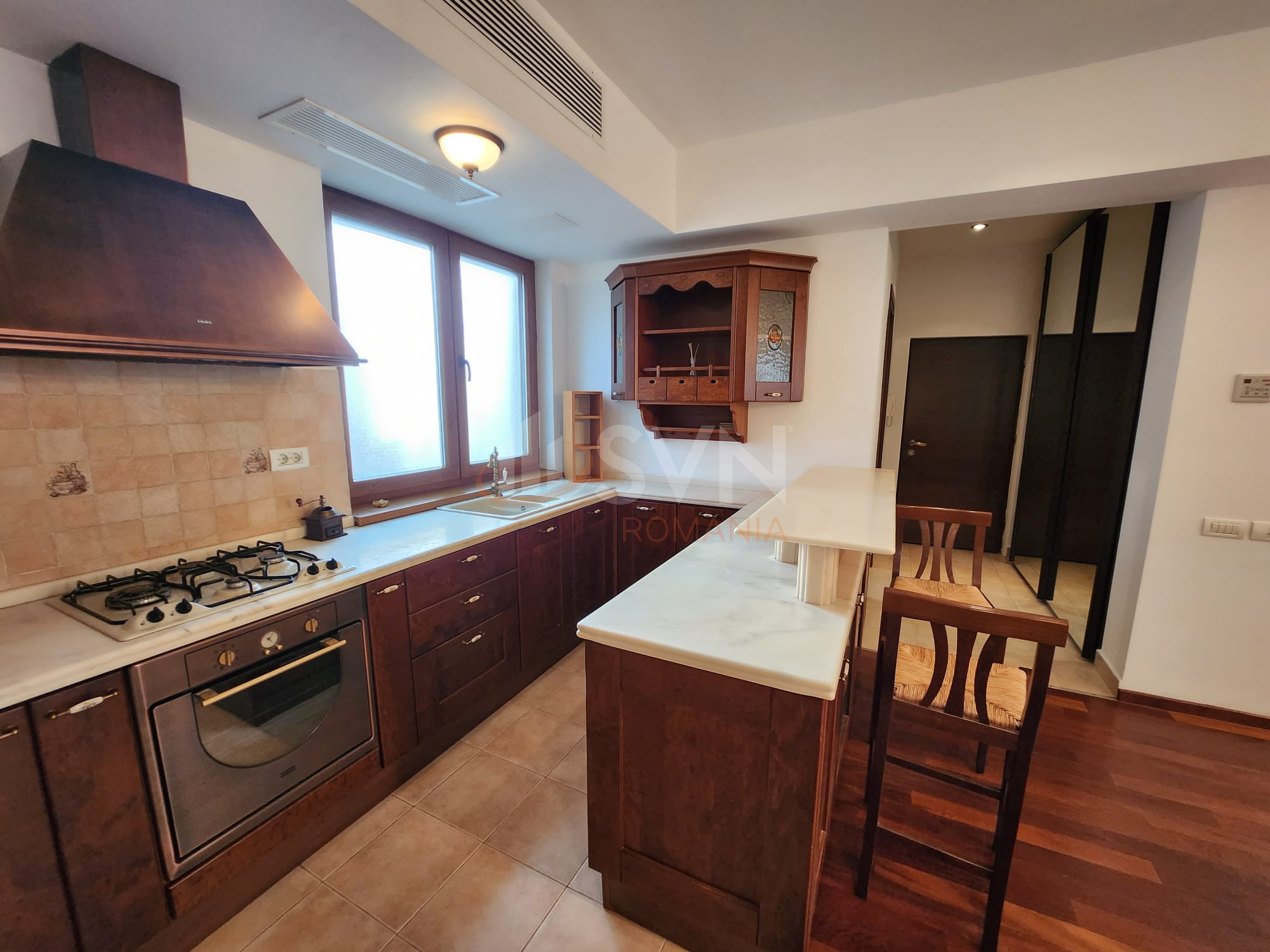 3 camere cu loc parcare subteran inclus Bucuresti/Herastrau