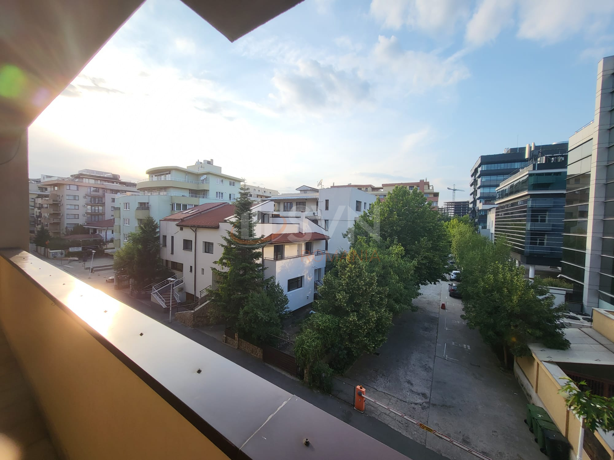 3 camere cu loc parcare subteran inclus Bucuresti/Herastrau