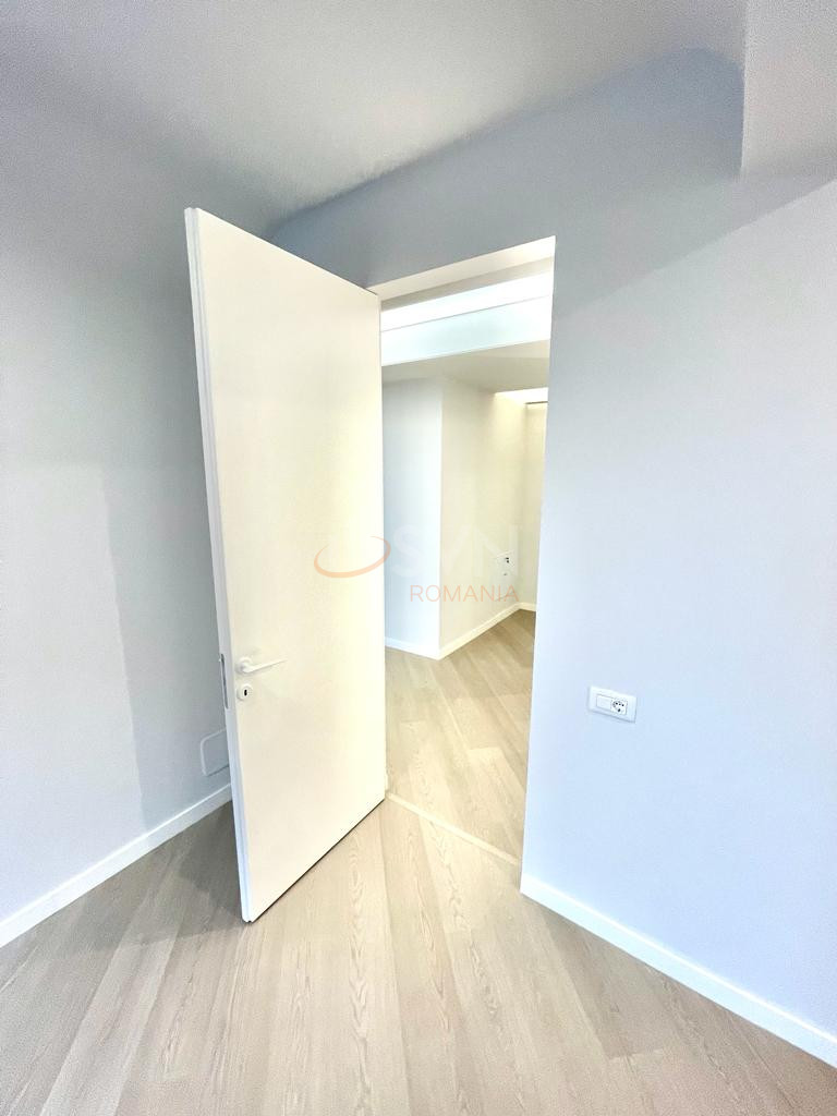 3 camere cu loc parcare subteran inclus Bucuresti/Pipera