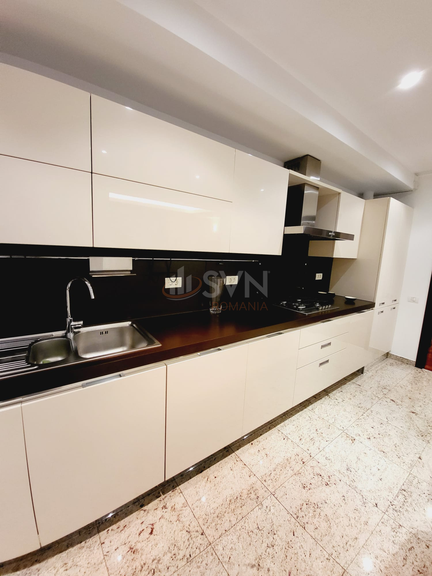 3 camere cu loc parcare subteran inclus Bucuresti/Primaverii