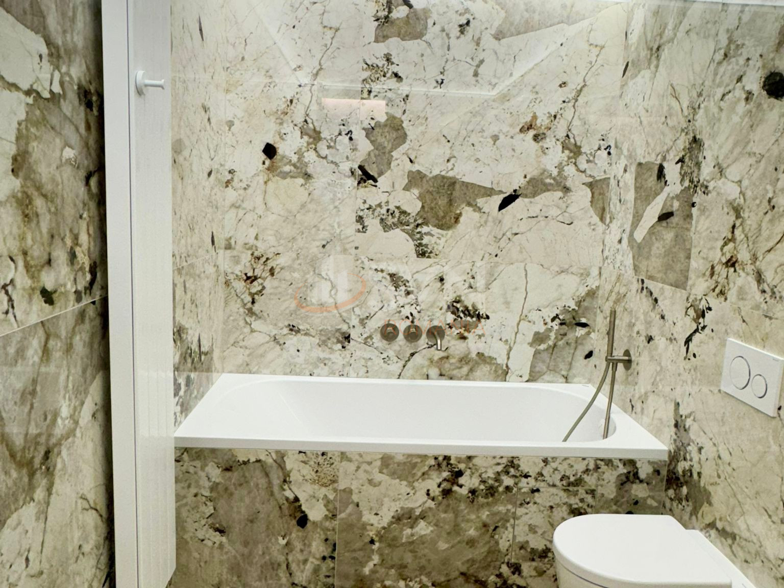 3 camere cu loc parcare subteran inclus Bucuresti/Pipera