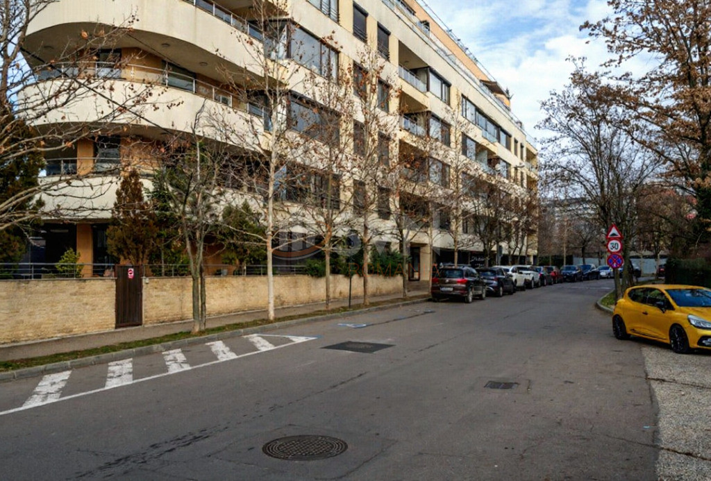 3 camere cu loc parcare subteran inclus Bucuresti/Herastrau