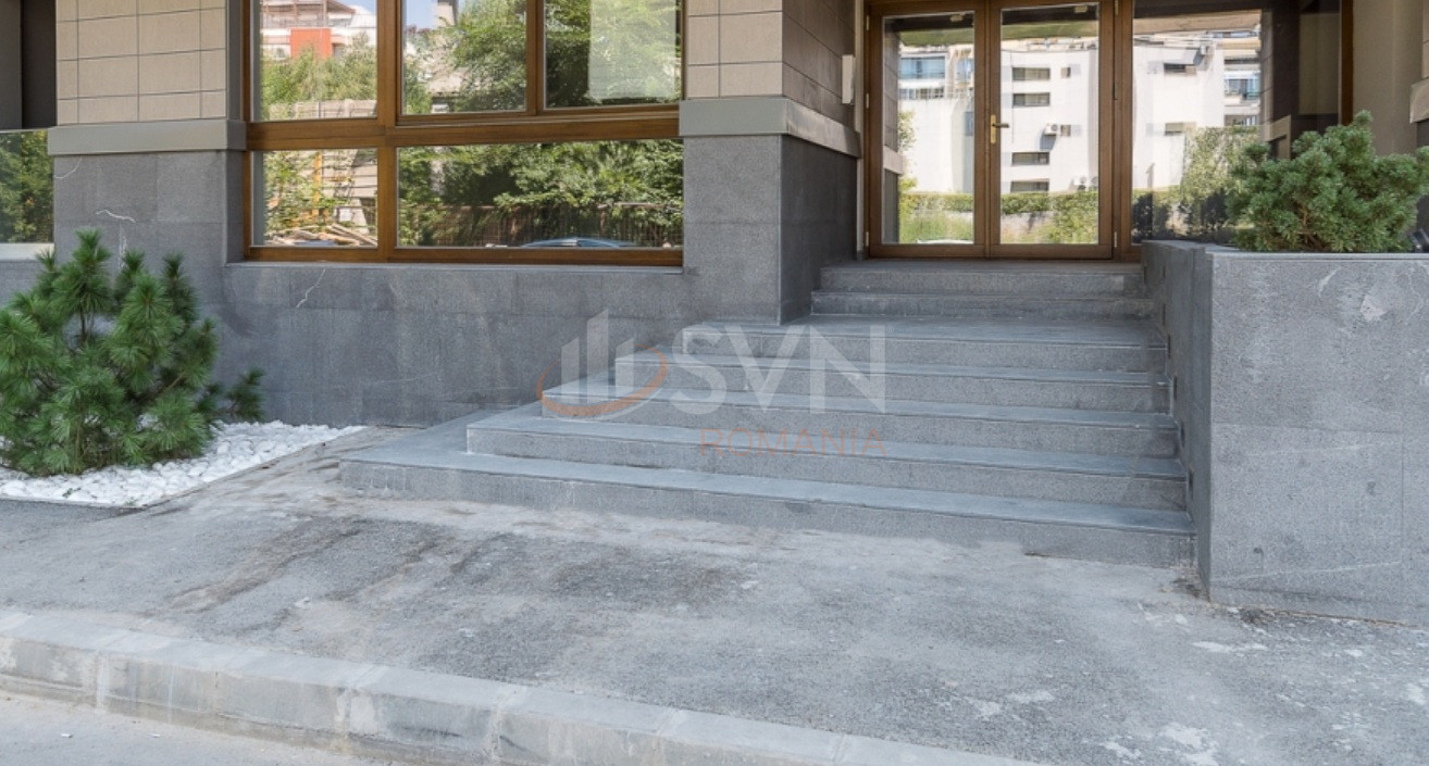 3 camere cu loc parcare subteran inclus Bucuresti/Herastrau