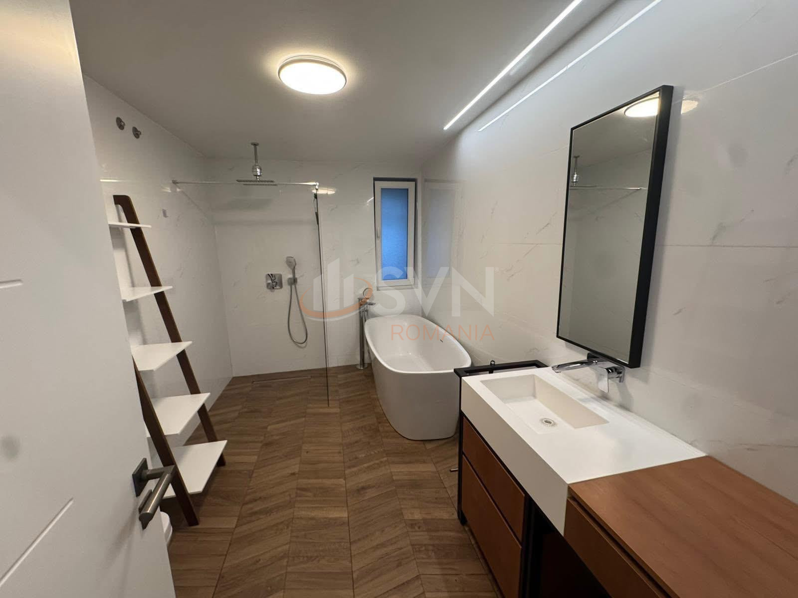 3 camere cu loc parcare subteran inclus Bucuresti/Herastrau