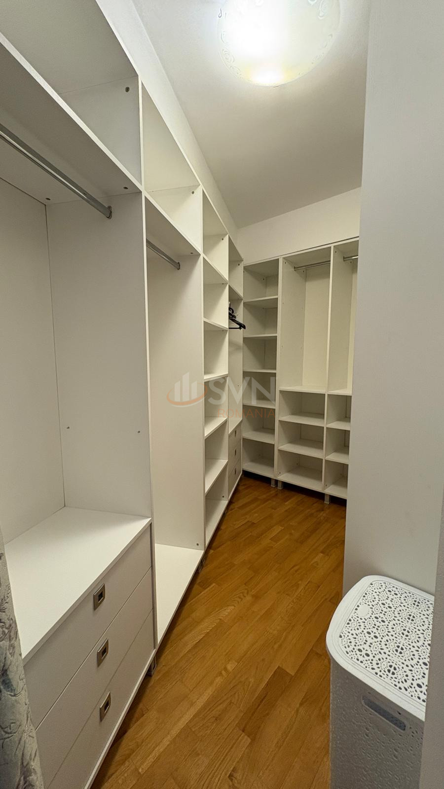 3 camere cu loc parcare subteran inclus Bucuresti/Herastrau