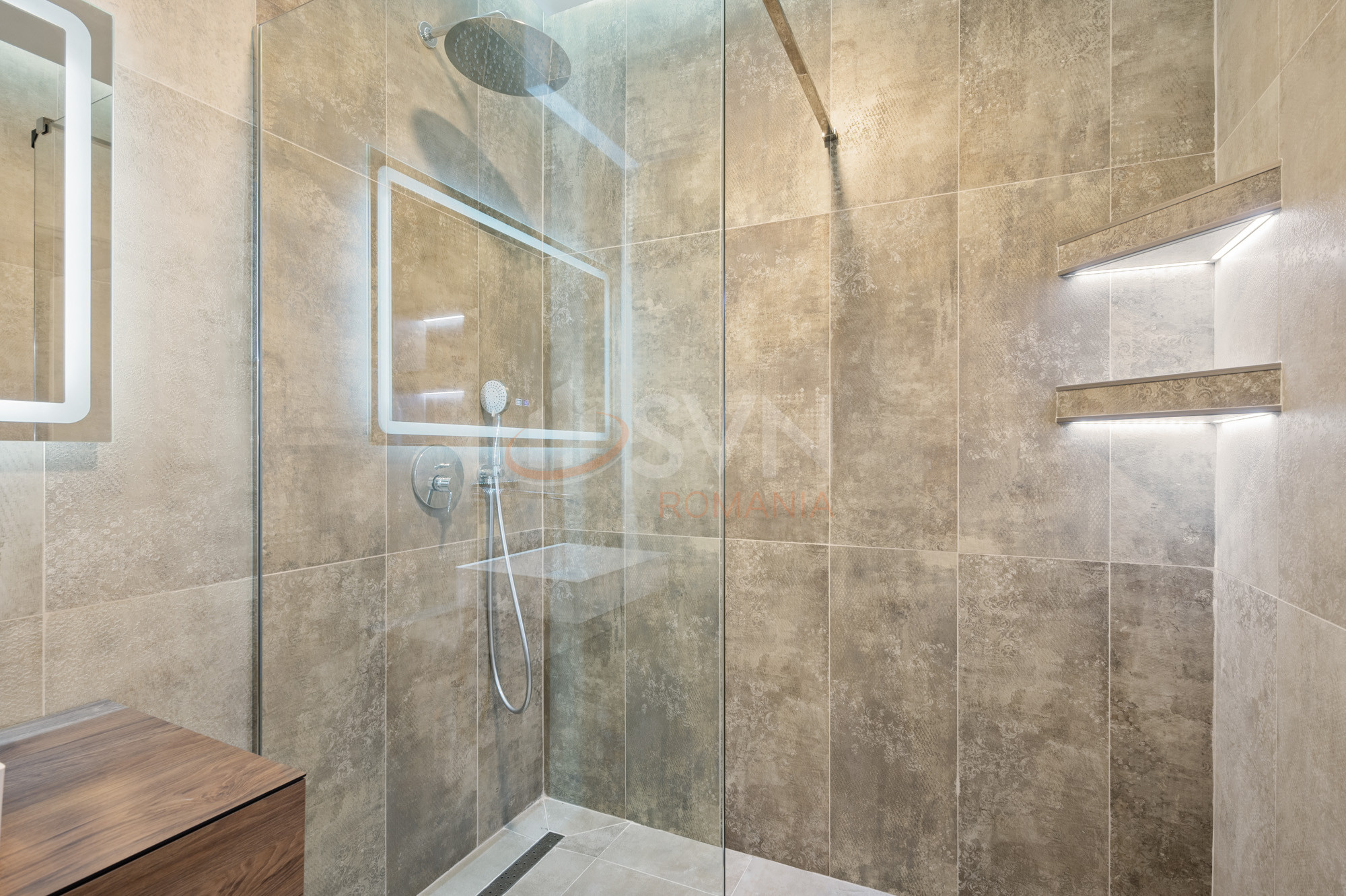 3 camere cu loc parcare subteran inclus Bucuresti/Herastrau