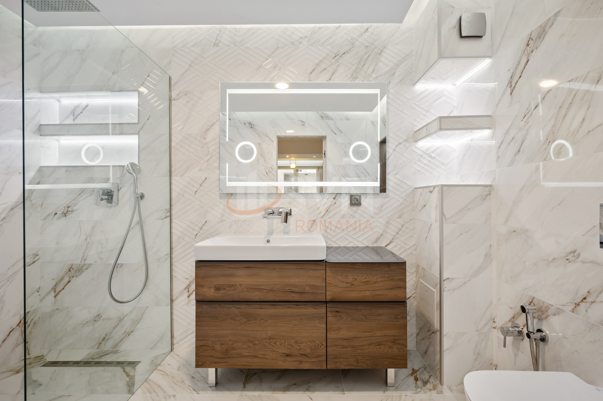 3 camere cu loc parcare subteran inclus Bucuresti/Herastrau