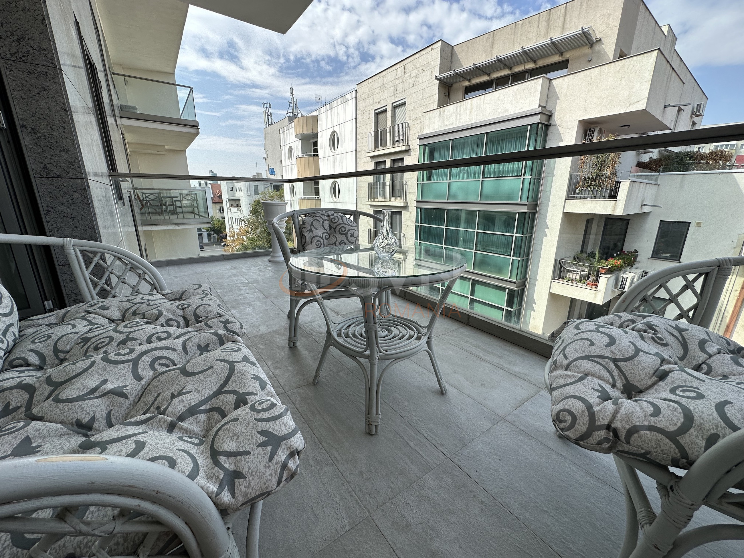 3 camere cu loc parcare subteran inclus Bucuresti/Dorobanti