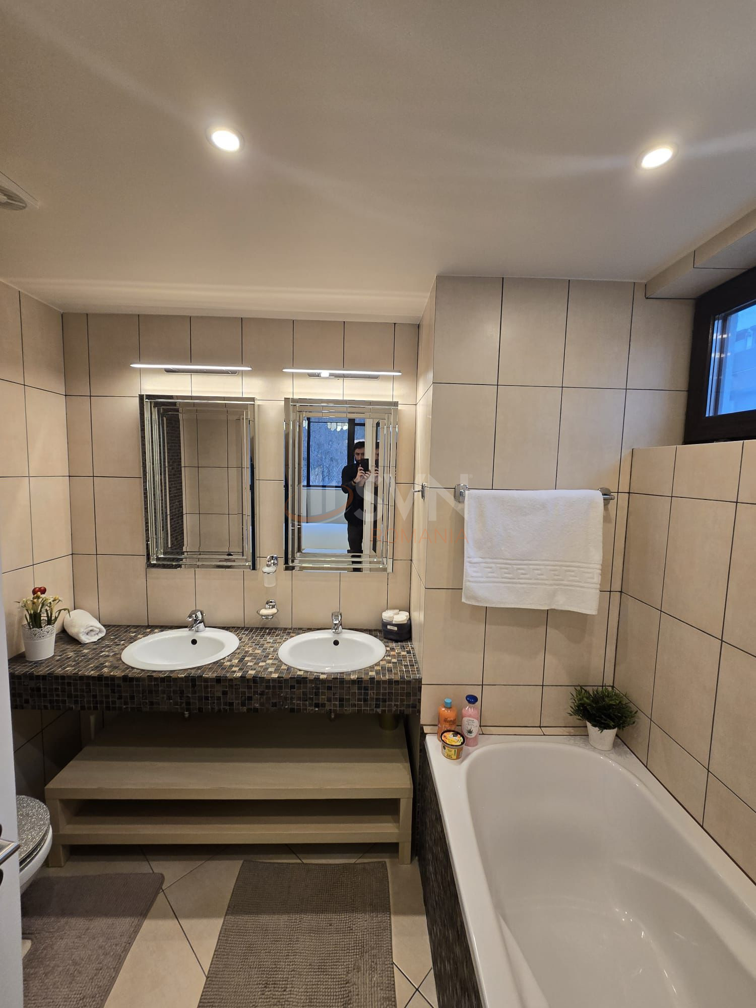 3 camere cu loc parcare subteran inclus Bucuresti/Pipera