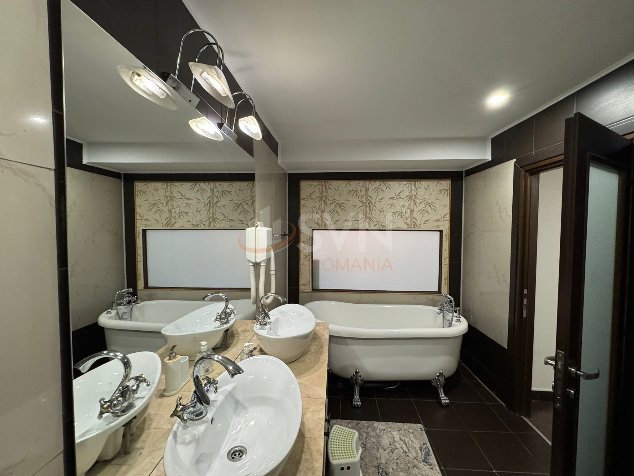 3 camere cu loc parcare subteran inclus Bucuresti/Herastrau