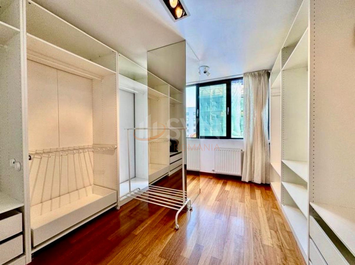 3 camere cu loc parcare subteran inclus Bucuresti/Herastrau