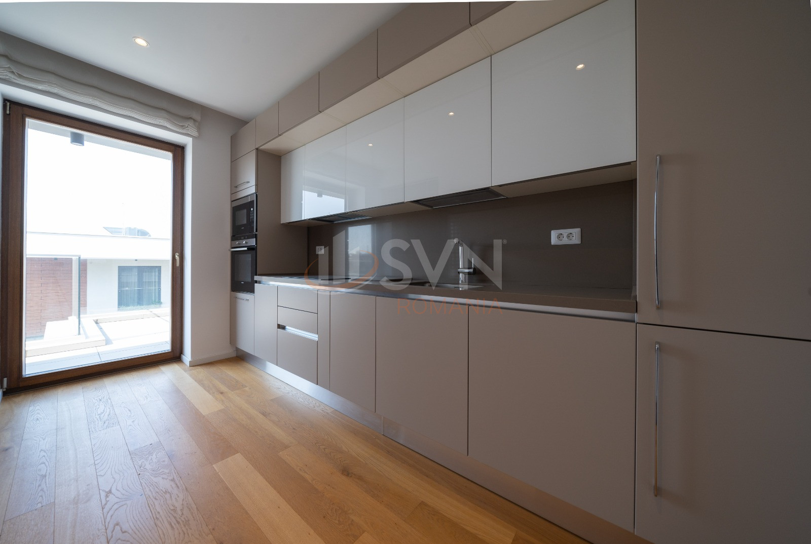 3 camere cu loc parcare subteran inclus Bucuresti/Herastrau