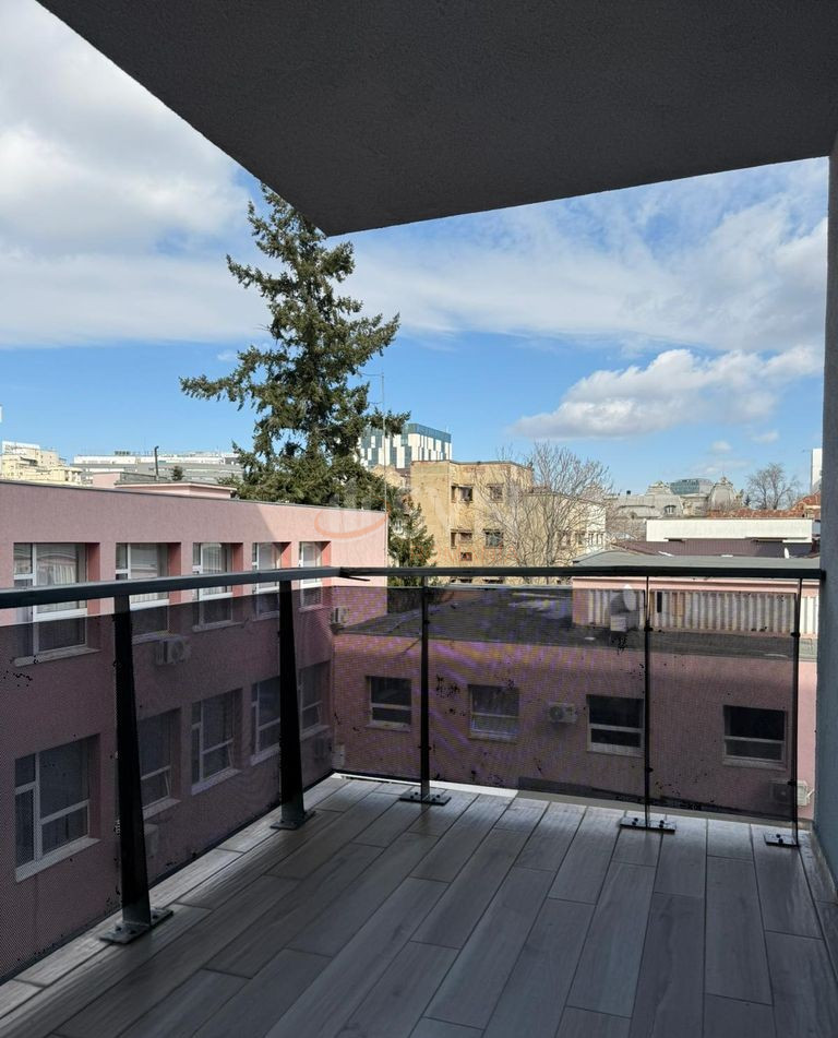 3 camere cu loc parcare subteran inclus Bucuresti/Victoriei