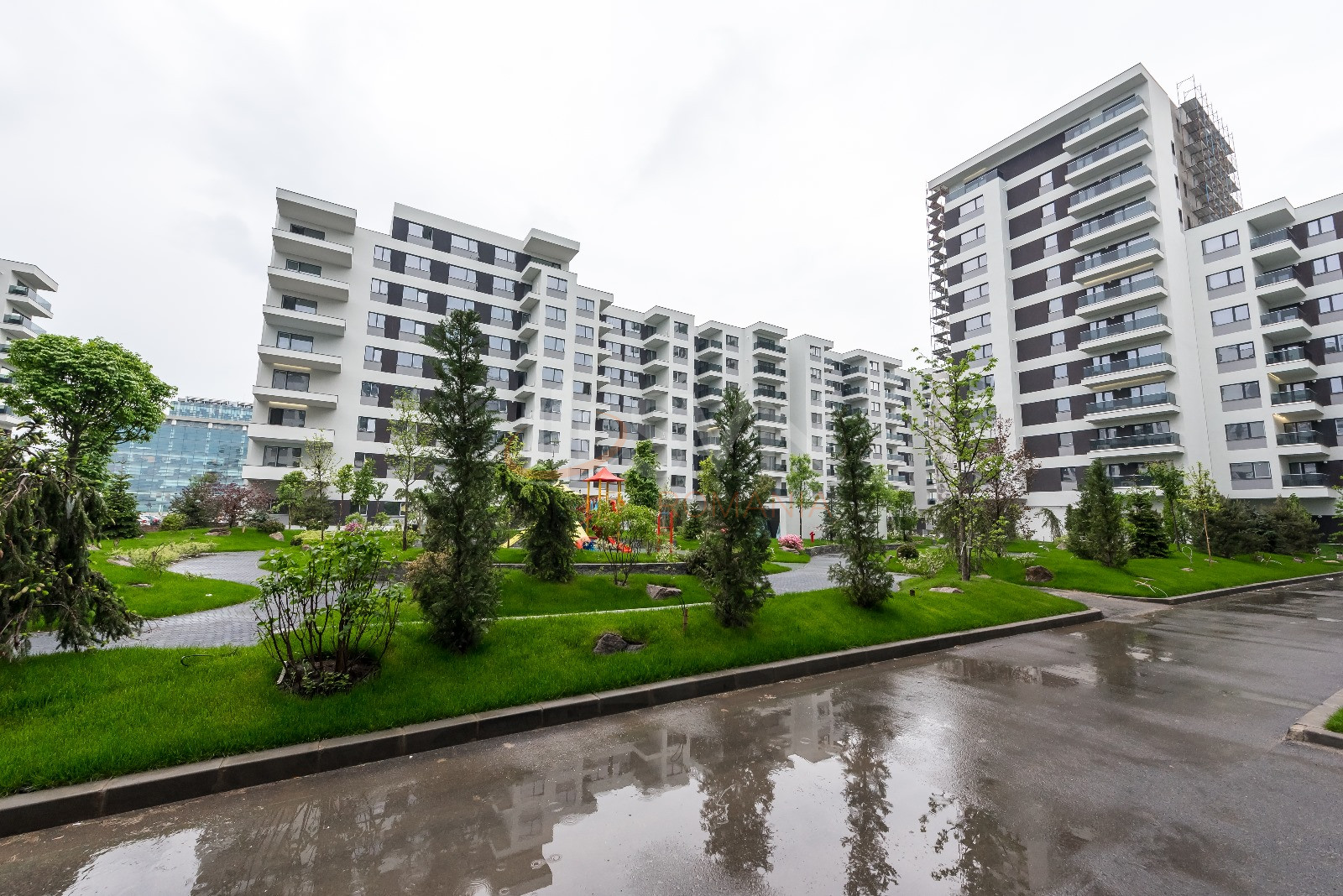 3 camere cu loc parcare subteran inclus Bucuresti/Pipera