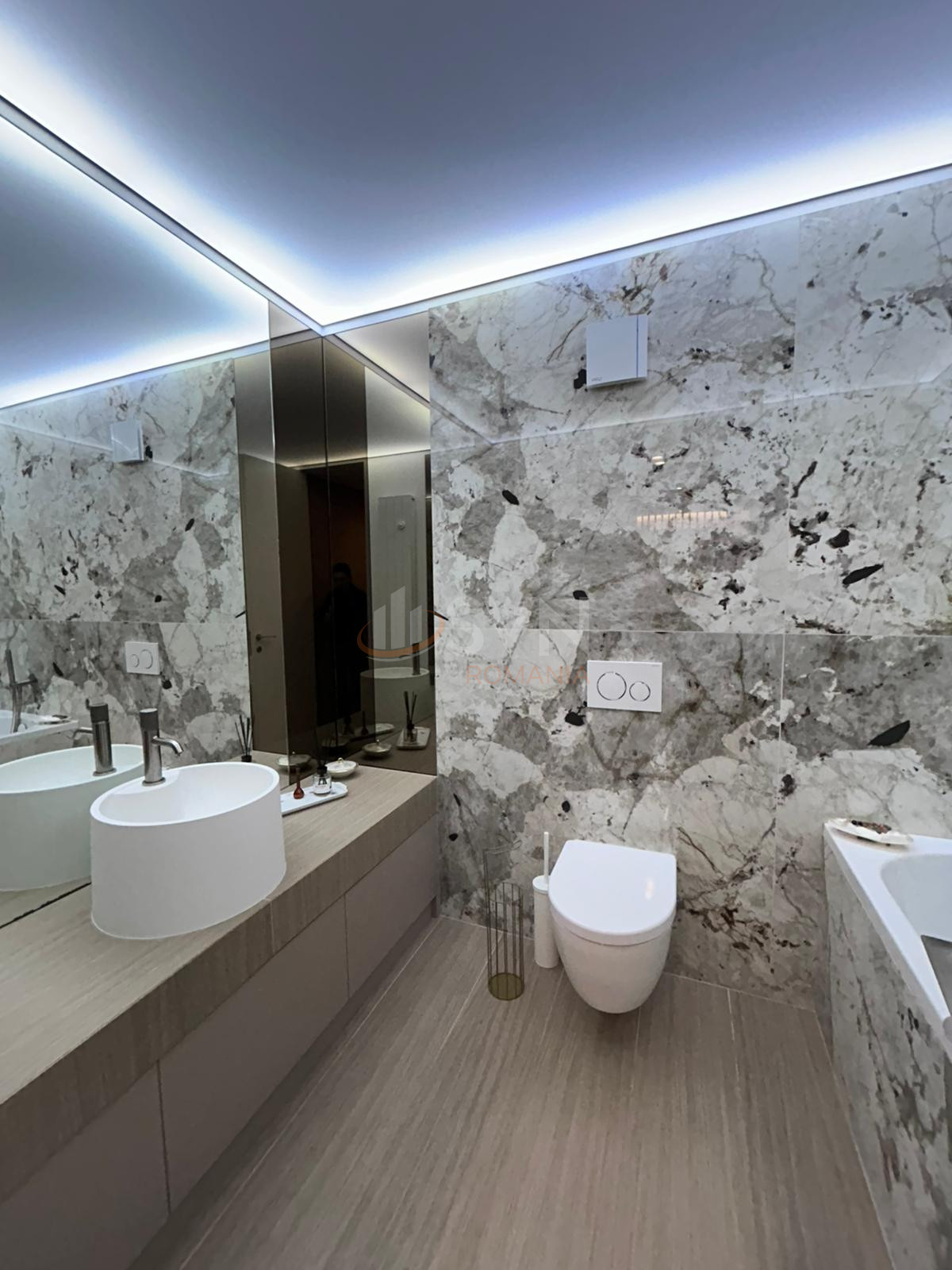 3 camere cu loc parcare subteran inclus Bucuresti/Pipera