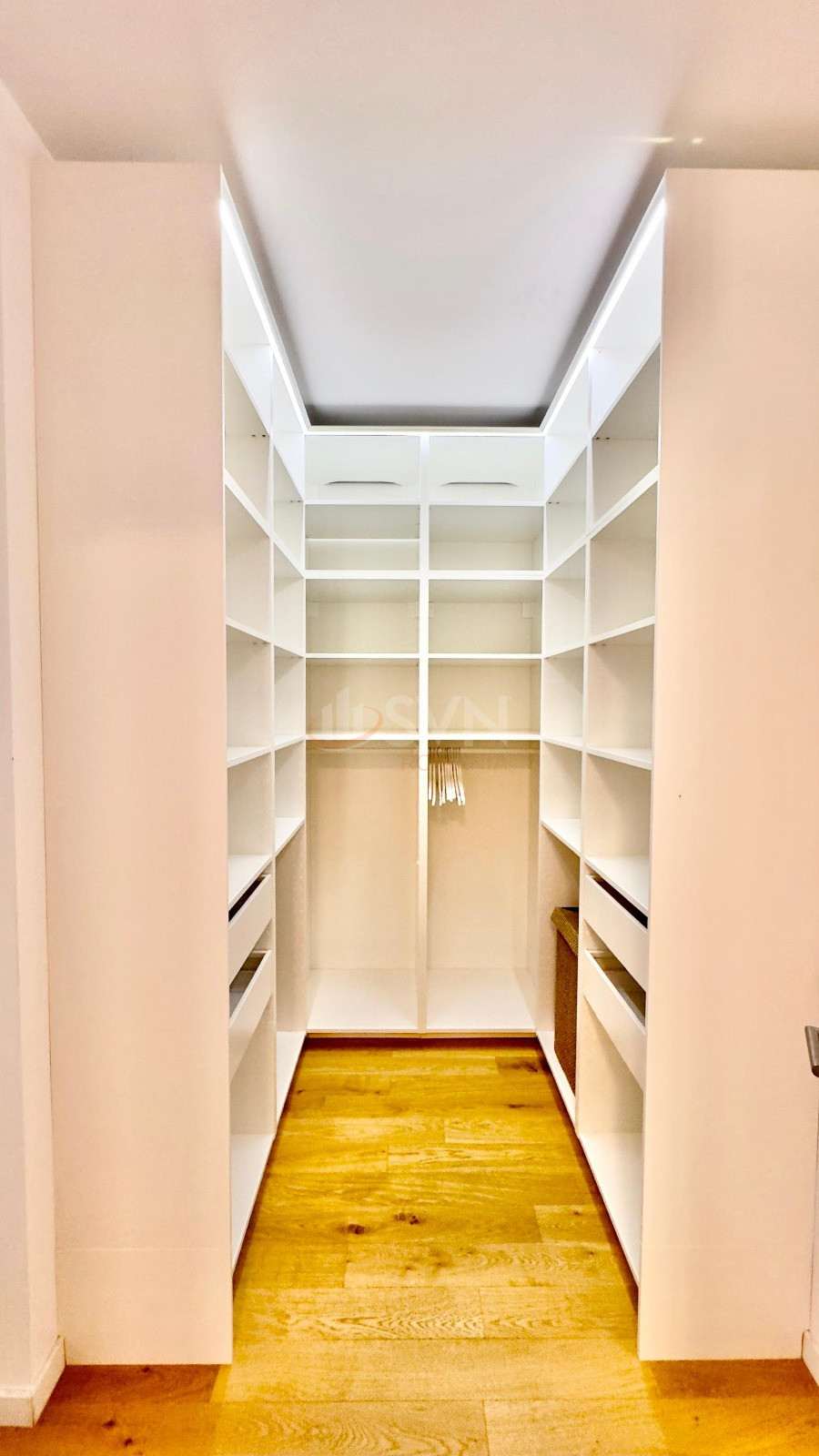 3 camere cu loc parcare subteran inclus Bucuresti/Herastrau