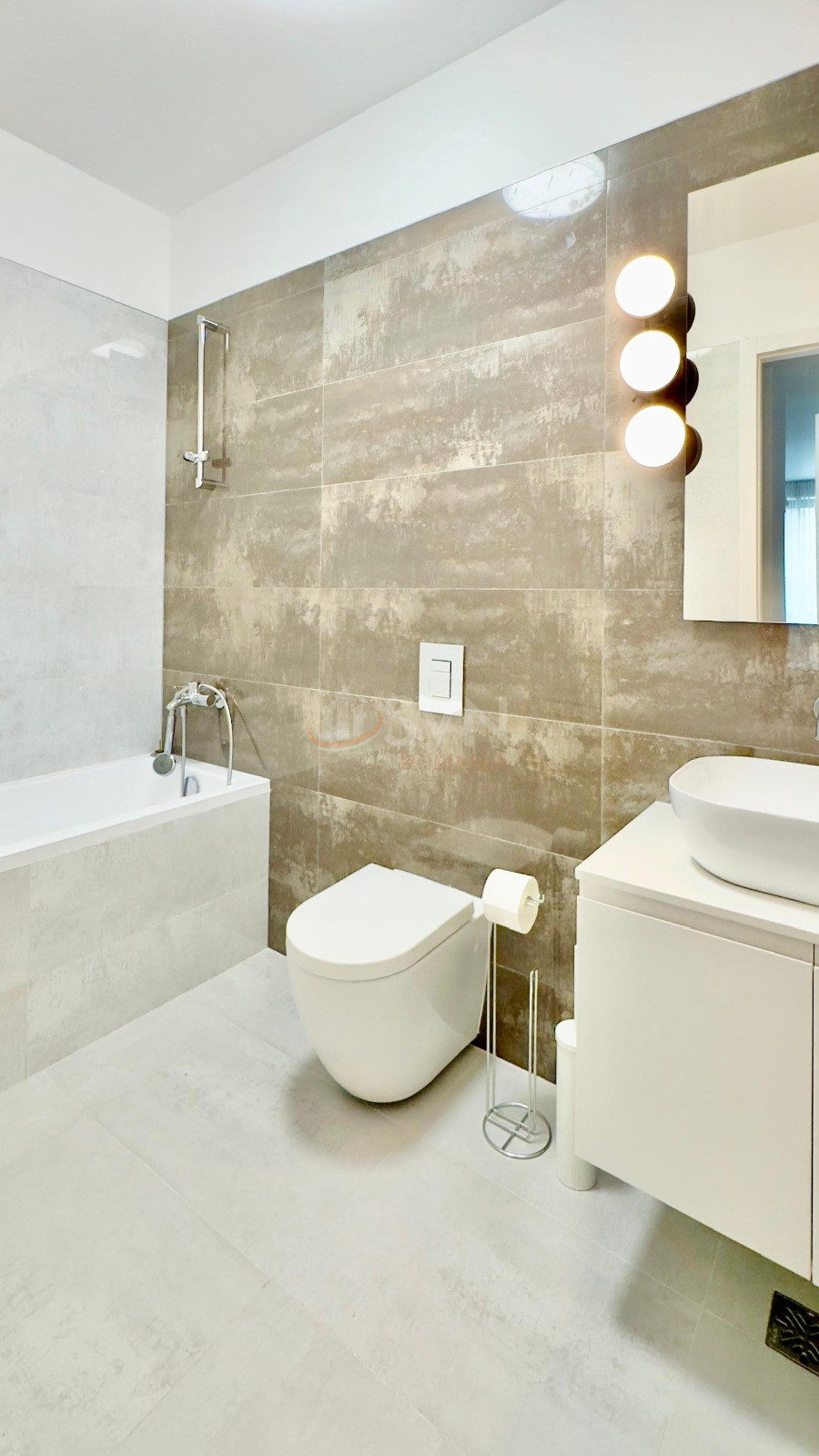 3 camere cu loc parcare subteran inclus Bucuresti/Herastrau