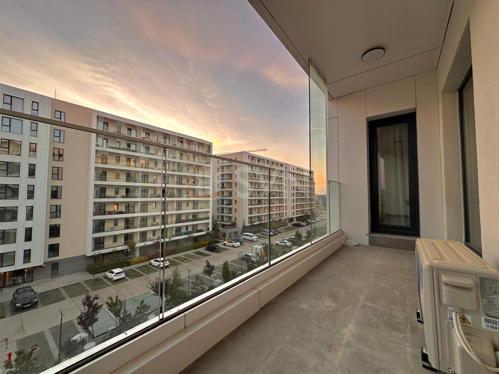 3 camere cu loc parcare subteran inclus Bucuresti/Pipera