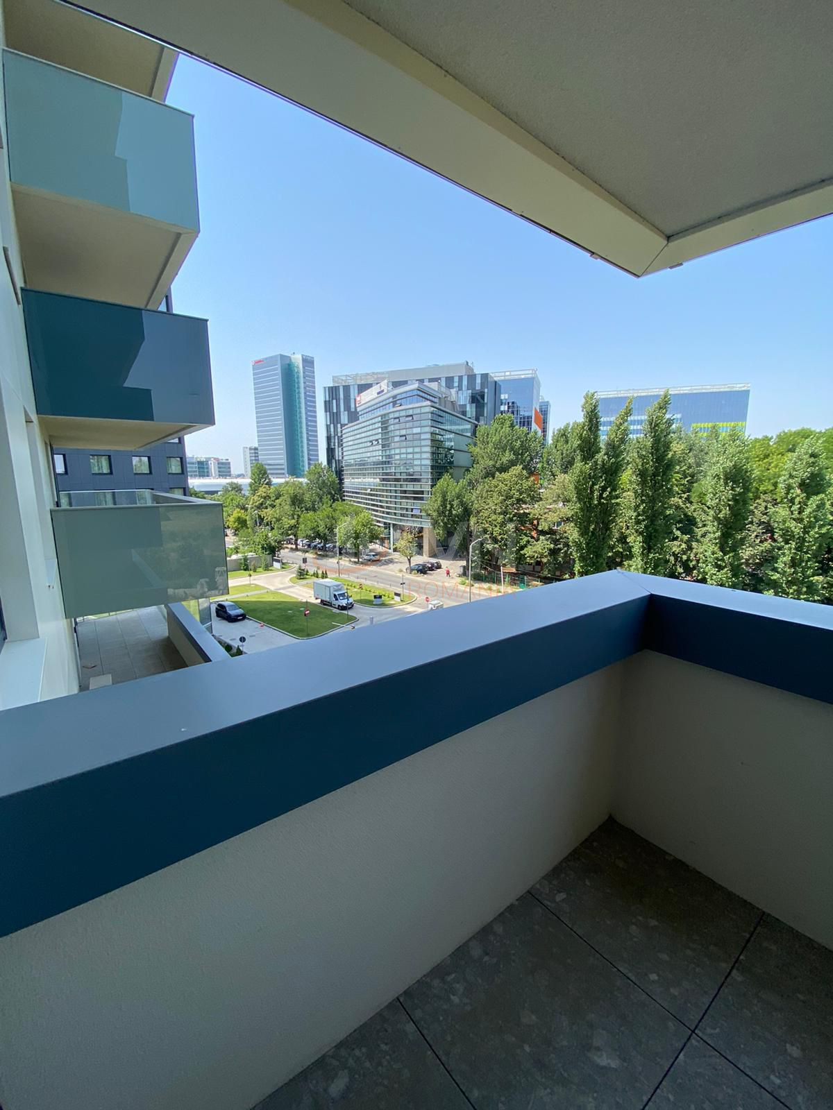 3 camere cu loc parcare subteran inclus Bucuresti/Aviatiei