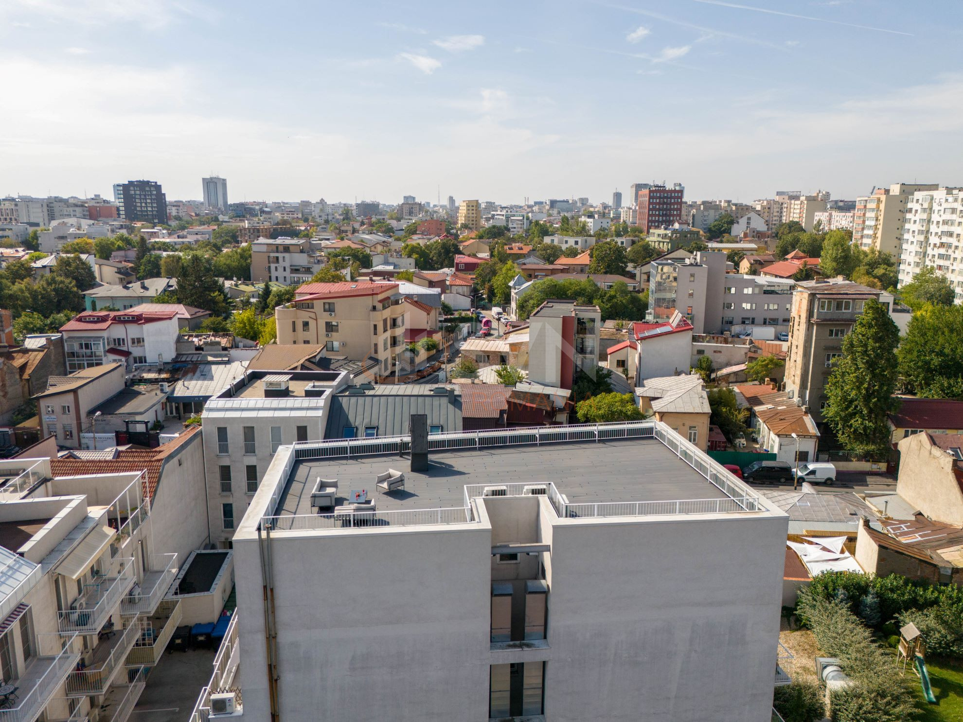 3 camere cu loc parcare subteran inclus Bucuresti/Eminescu