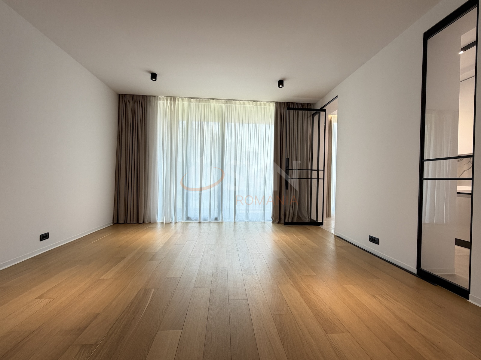 3 camere cu loc parcare subteran inclus Bucuresti/Herastrau