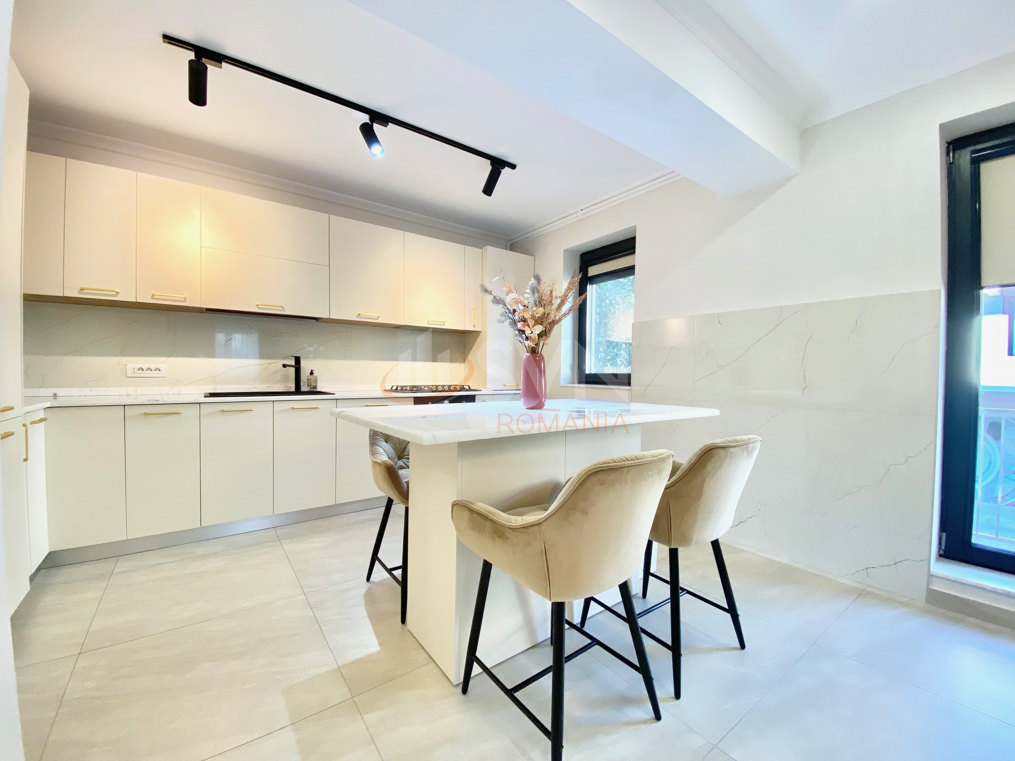 3 camere cu loc parcare subteran inclus Bucuresti/Sisesti